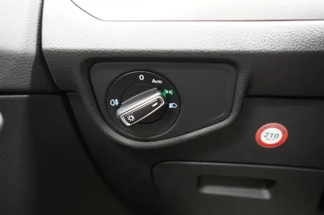 Volkswagen Touran view 29