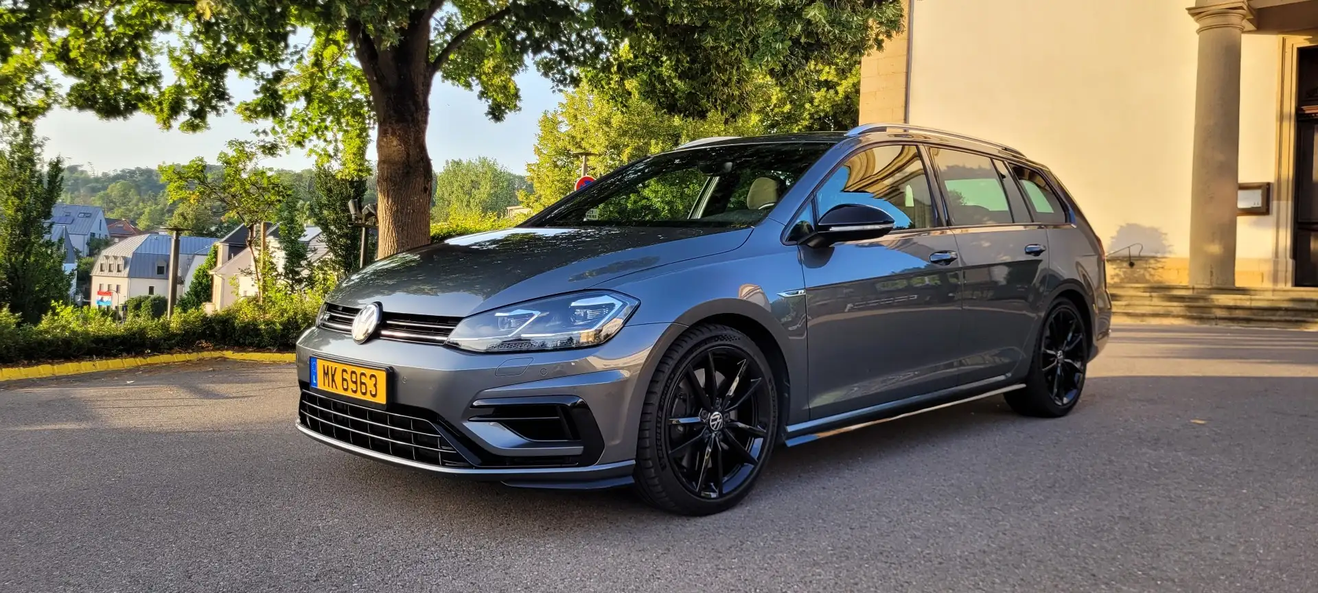 Volkswagen Golf Variant R 4Motion (BlueMotion Technology) DSG - 1