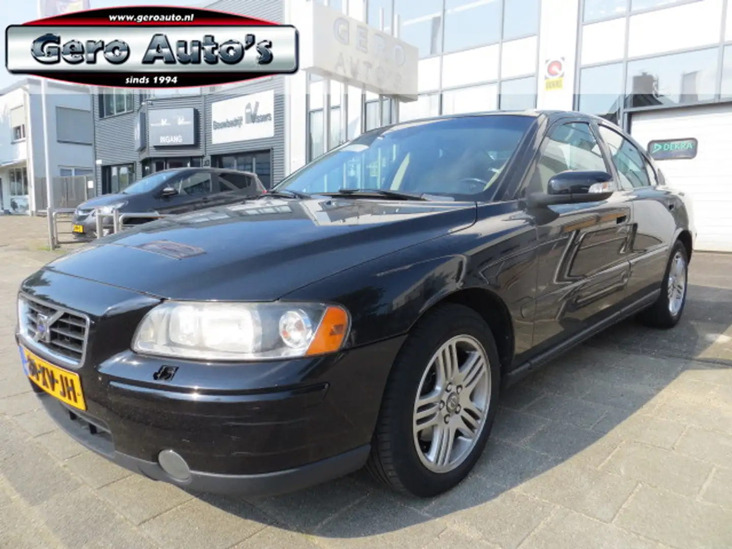Volvo S60 2.4 Edition II nette auto airco ecc ,cruise contro Zwart - 1