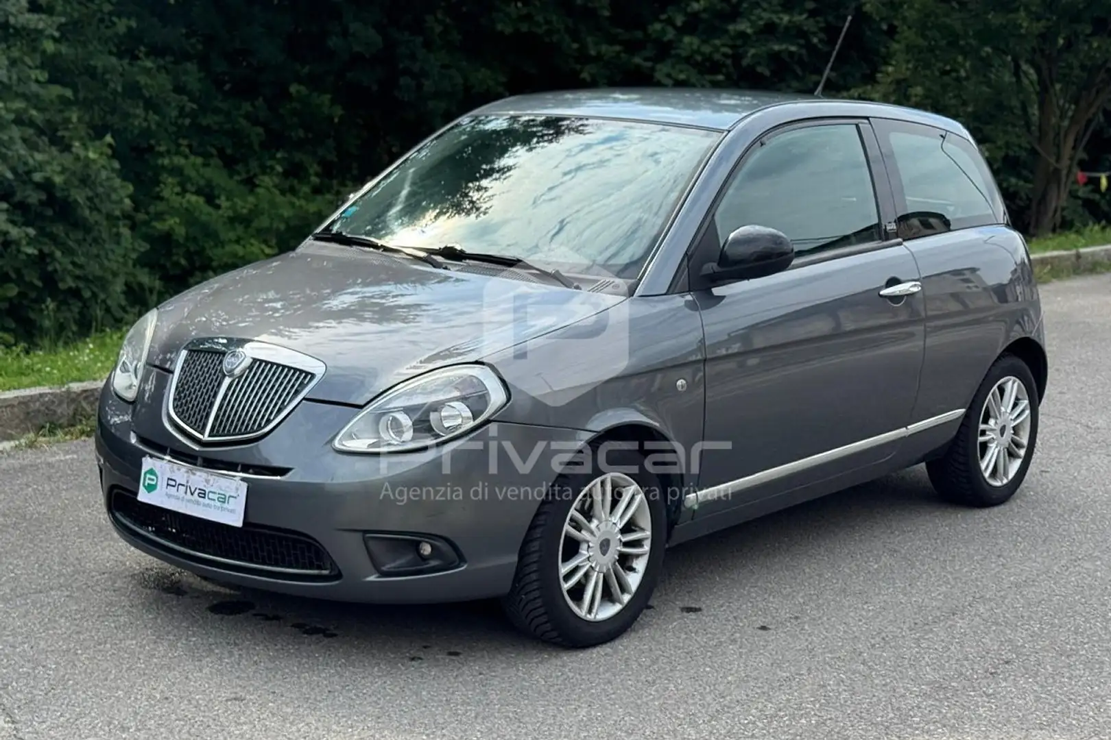 Lancia Ypsilon Ypsilon 1.2 69 CV Unyca Argent - 1