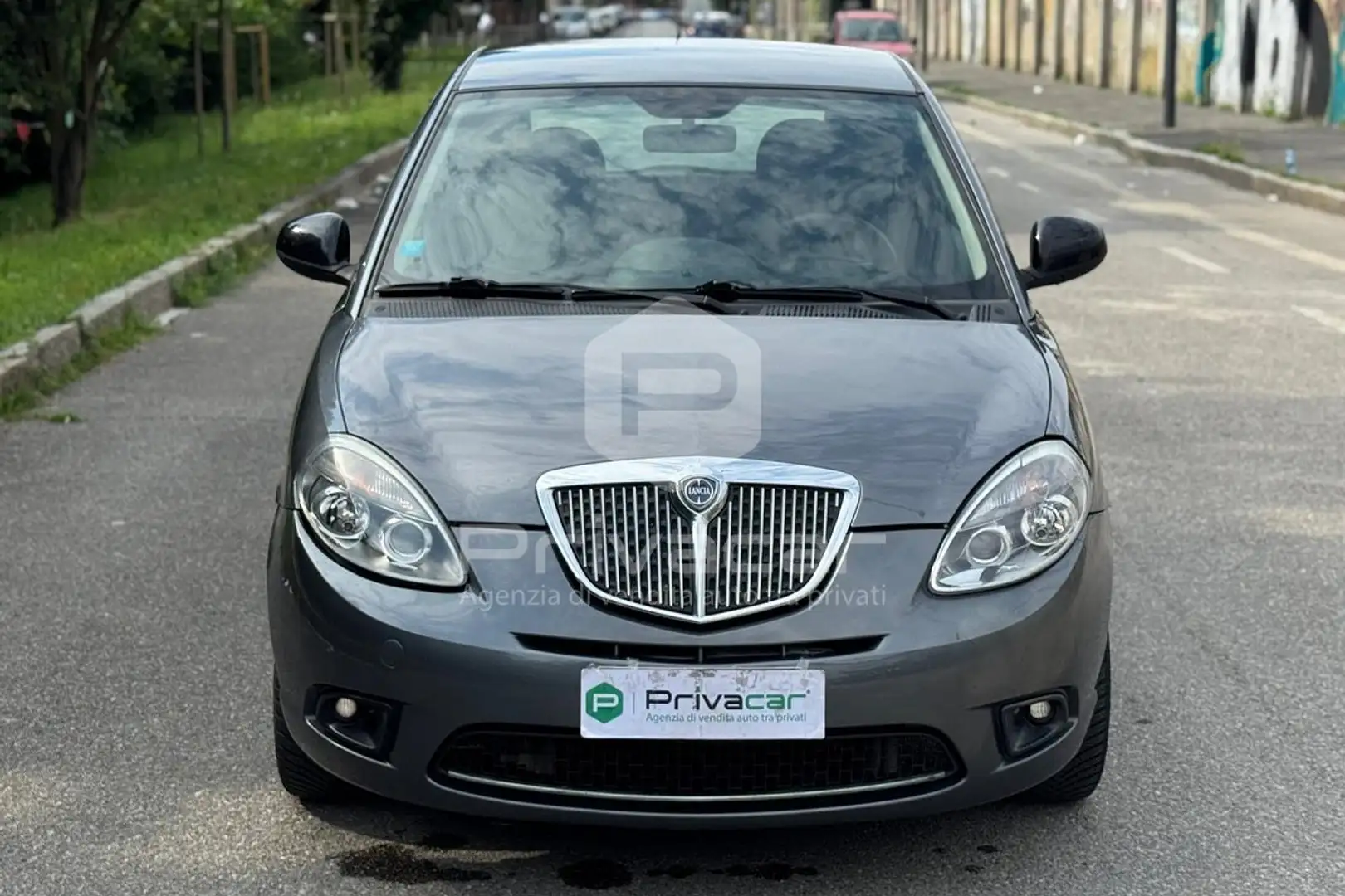 Lancia Ypsilon Ypsilon 1.2 69 CV Unyca Argent - 2