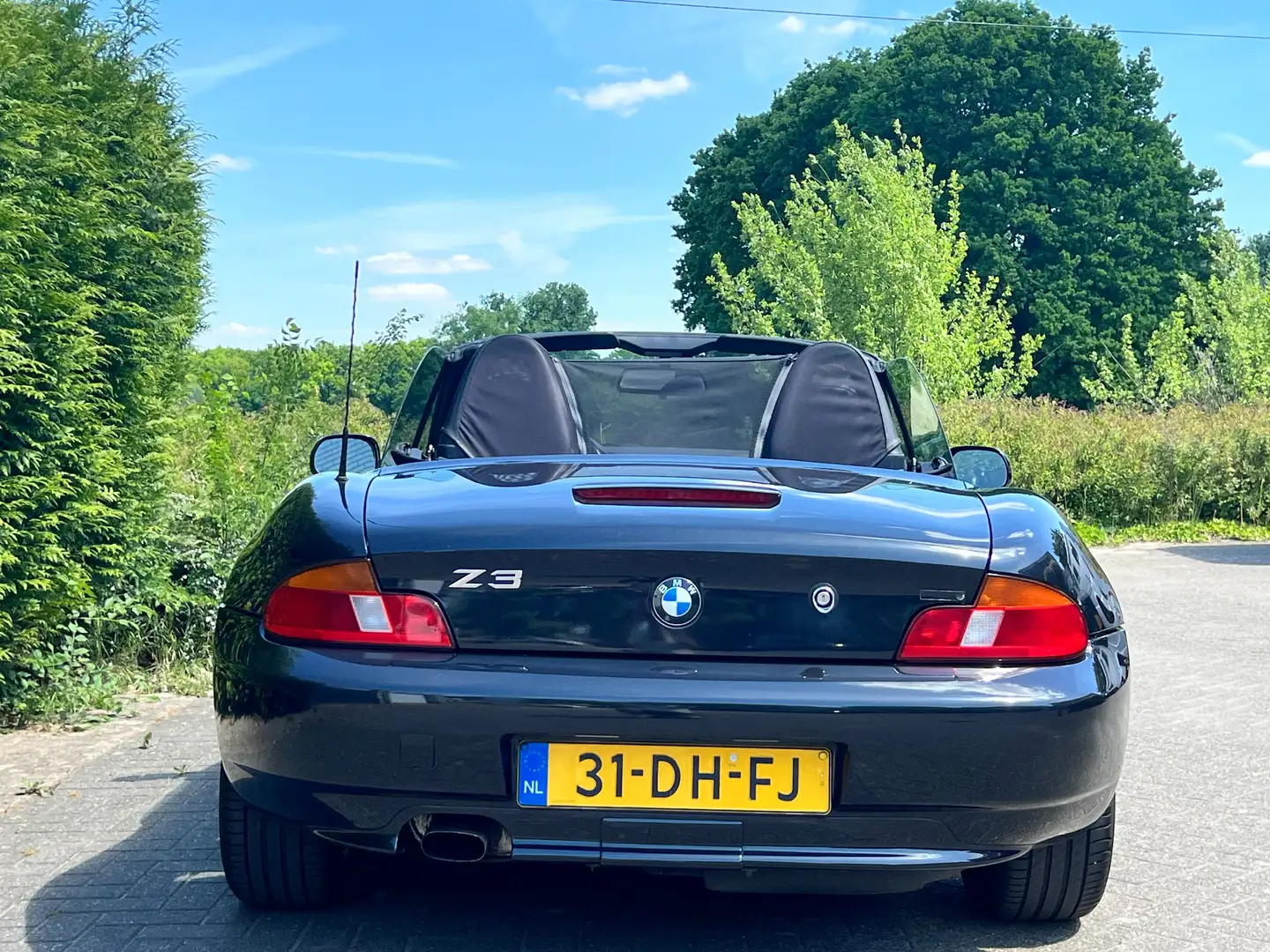 BMW Z3 Roadster 1.9 widebody met hardtop Zwart - 1