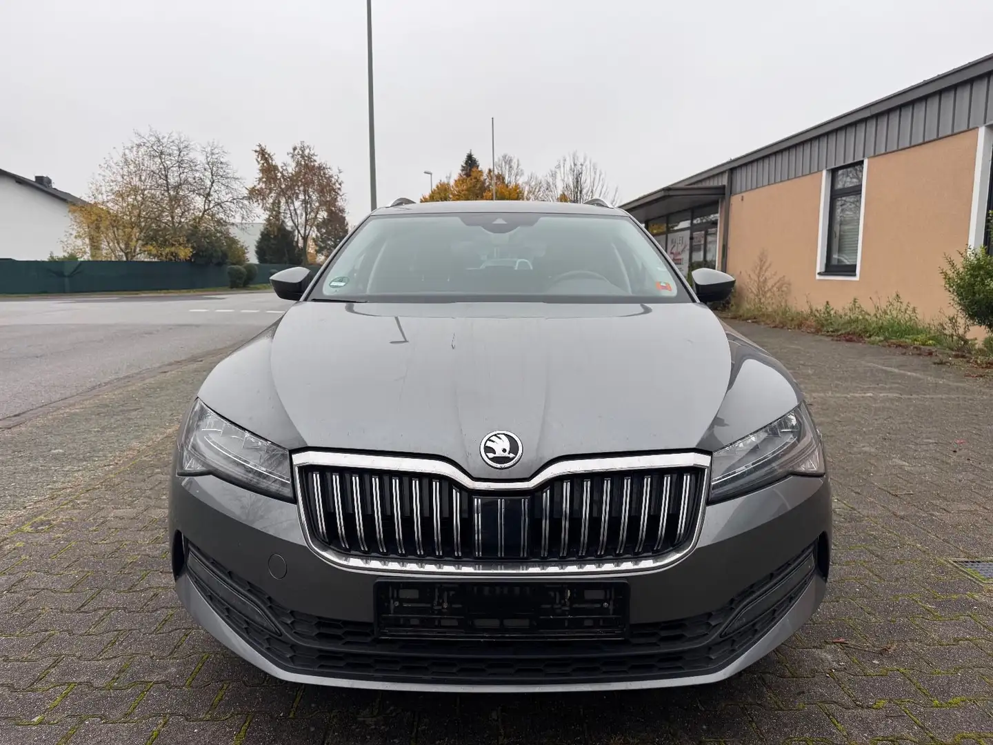 Skoda Superb Combi Ambition 2.0 TDI LED-VIRTUAL-EURO 6 Grau - 2