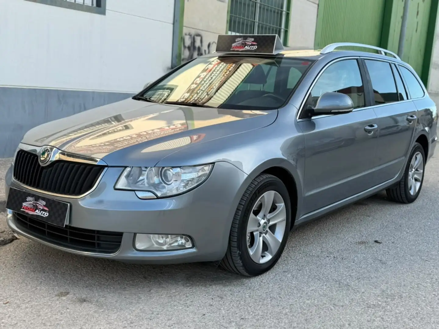 Skoda Superb 2.0TDI CR Elegance 170 Gris - 1