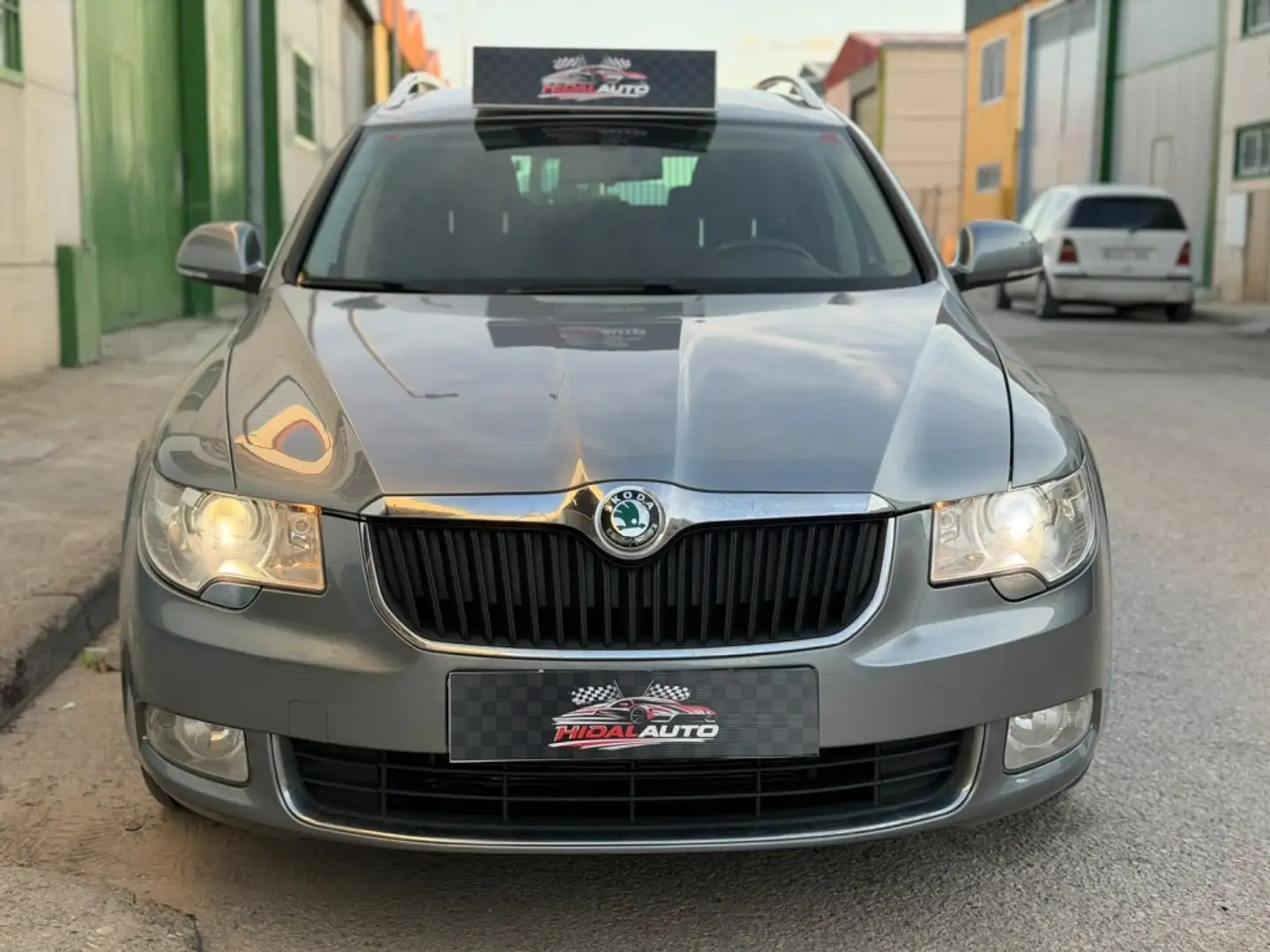 Skoda Superb 2.0TDI CR Elegance 170 Gris - 2