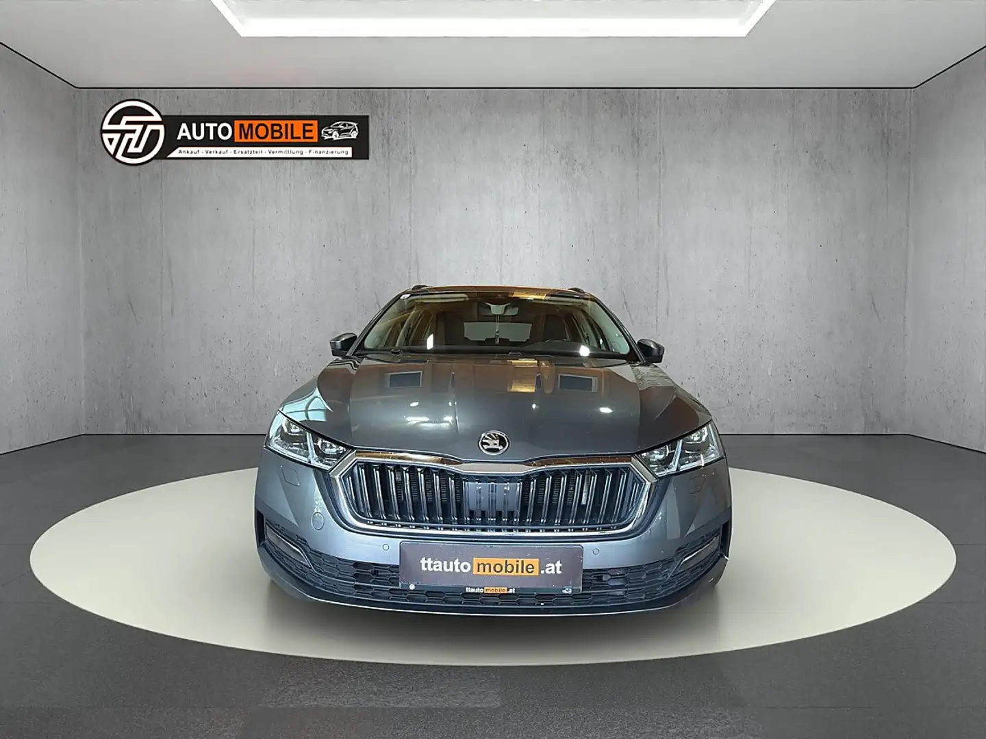Skoda Octavia Combi 2,0 TDI Ambition DSG Grau - 2