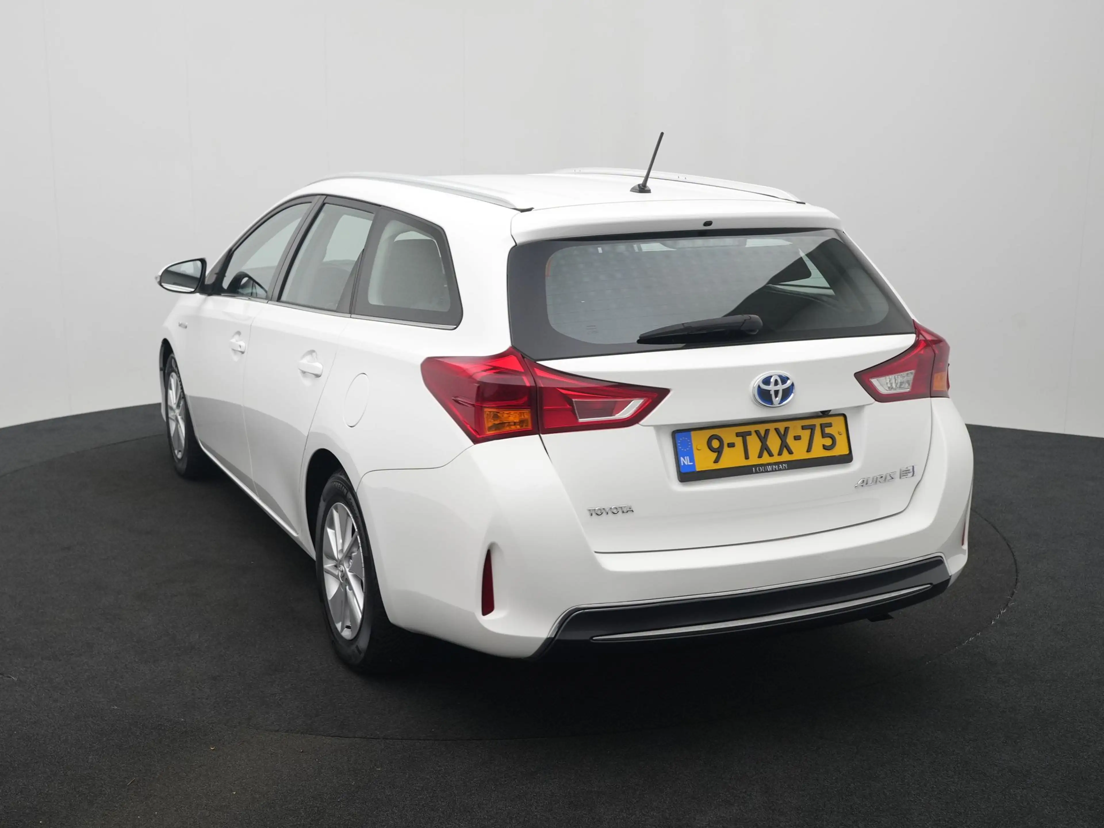 Toyota Auris Touring Sports 1.8 Hybrid Aspiration — photo 12