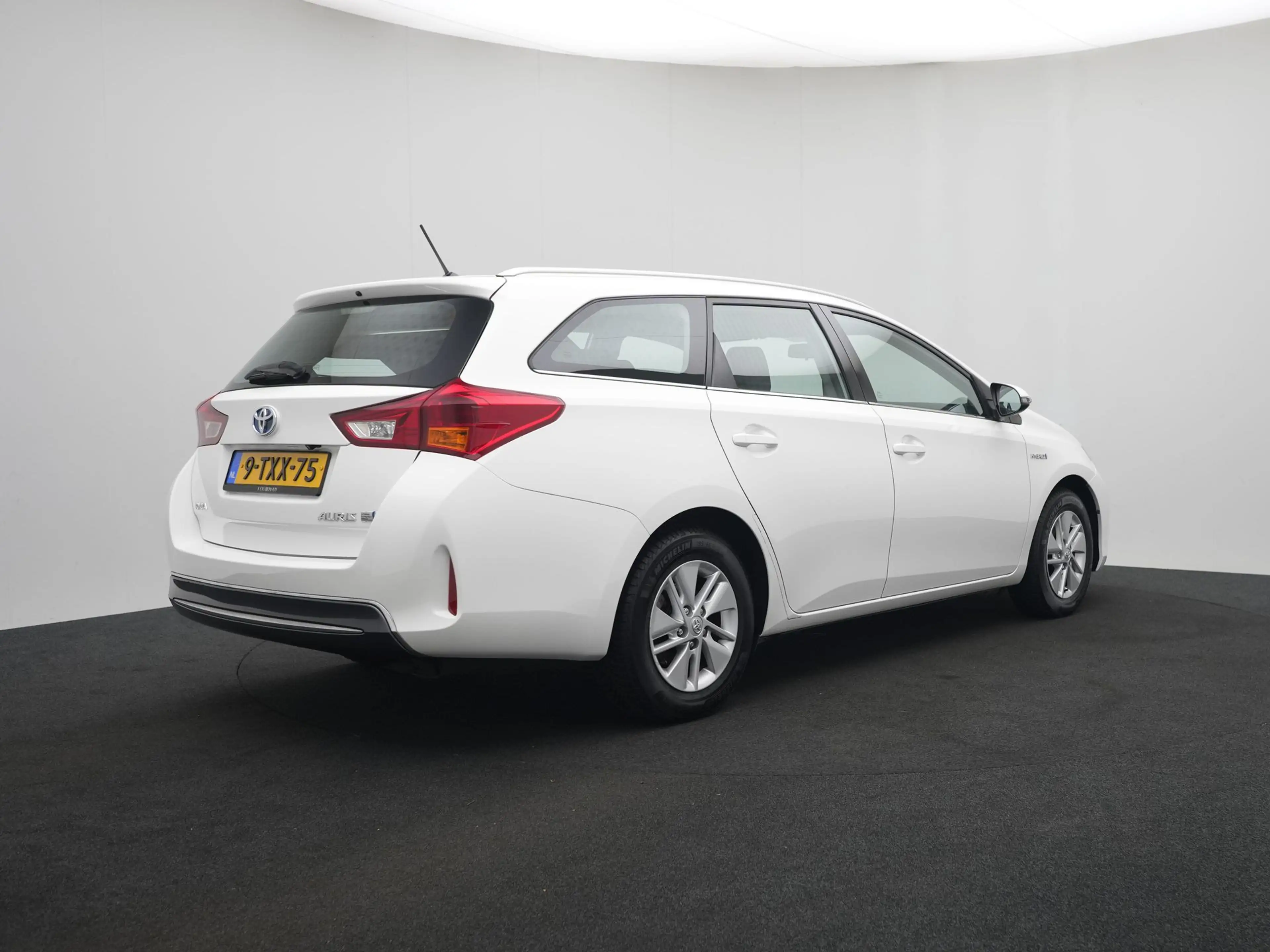 Toyota Auris Touring Sports 1.8 Hybrid Aspiration — photo 2
