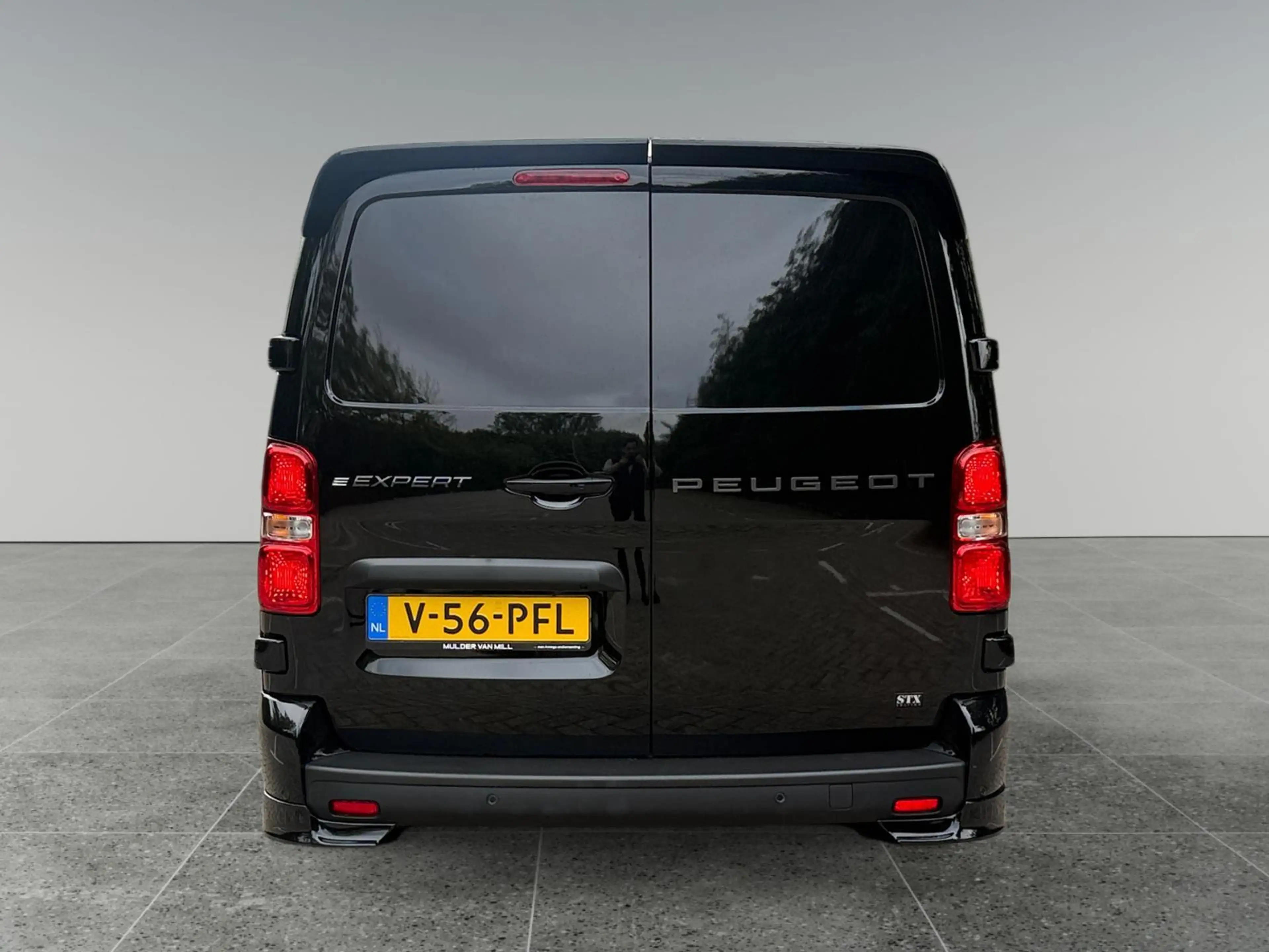Peugeot e-Expert EV L3 75kWh 136pk STX SPORT | Lederen bekleding ST — photo 6