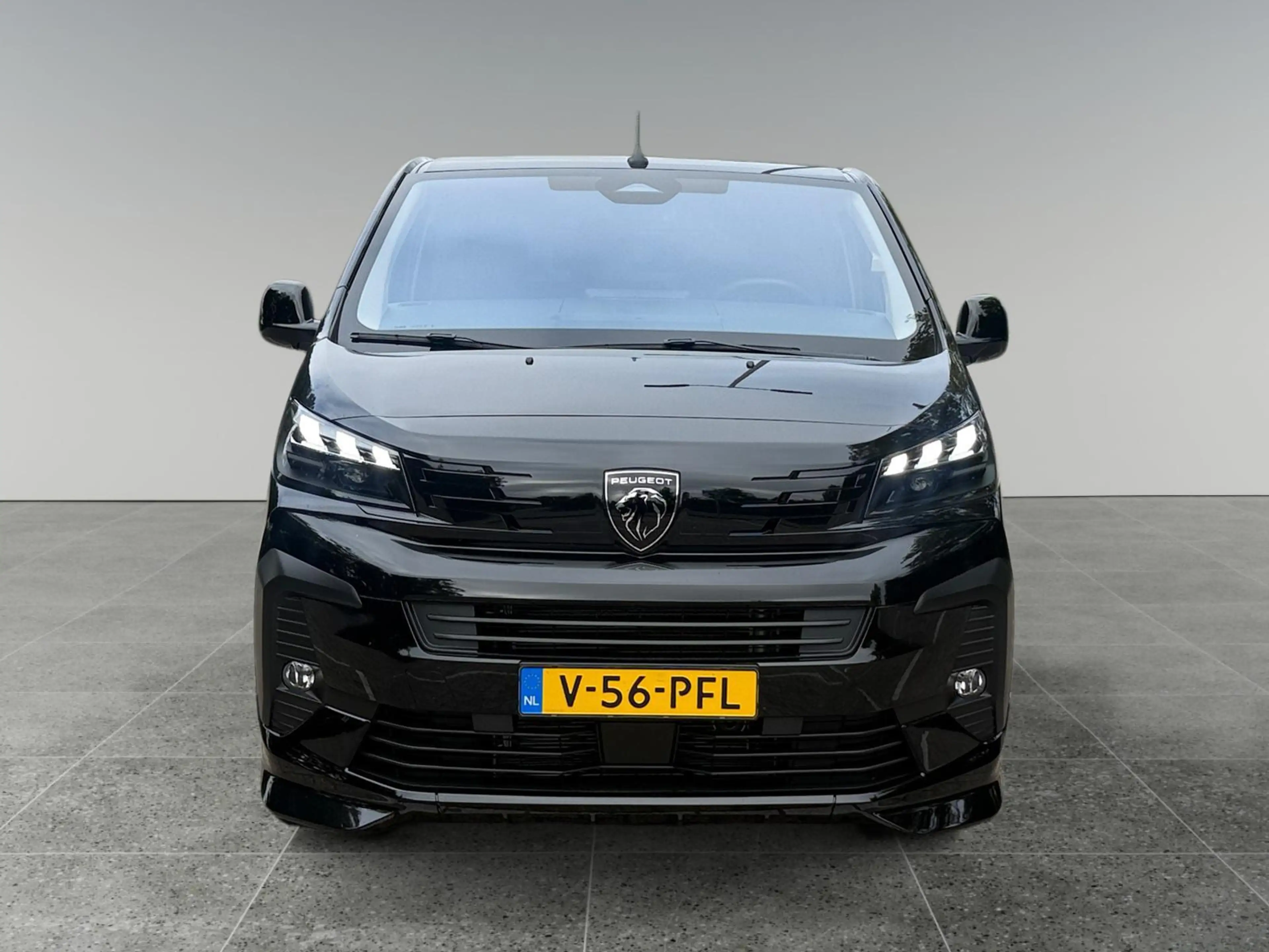 Peugeot e-Expert EV L3 75kWh 136pk STX SPORT | Lederen bekleding ST — photo 2