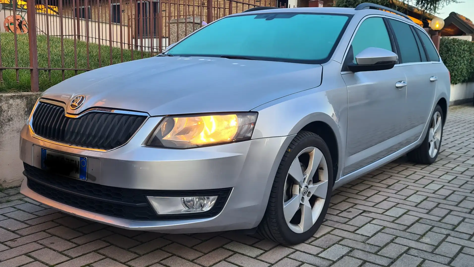 Skoda Octavia Octavia III 2013 Wagon 1.6 tdi cr Ambition 105cv Argent - 1