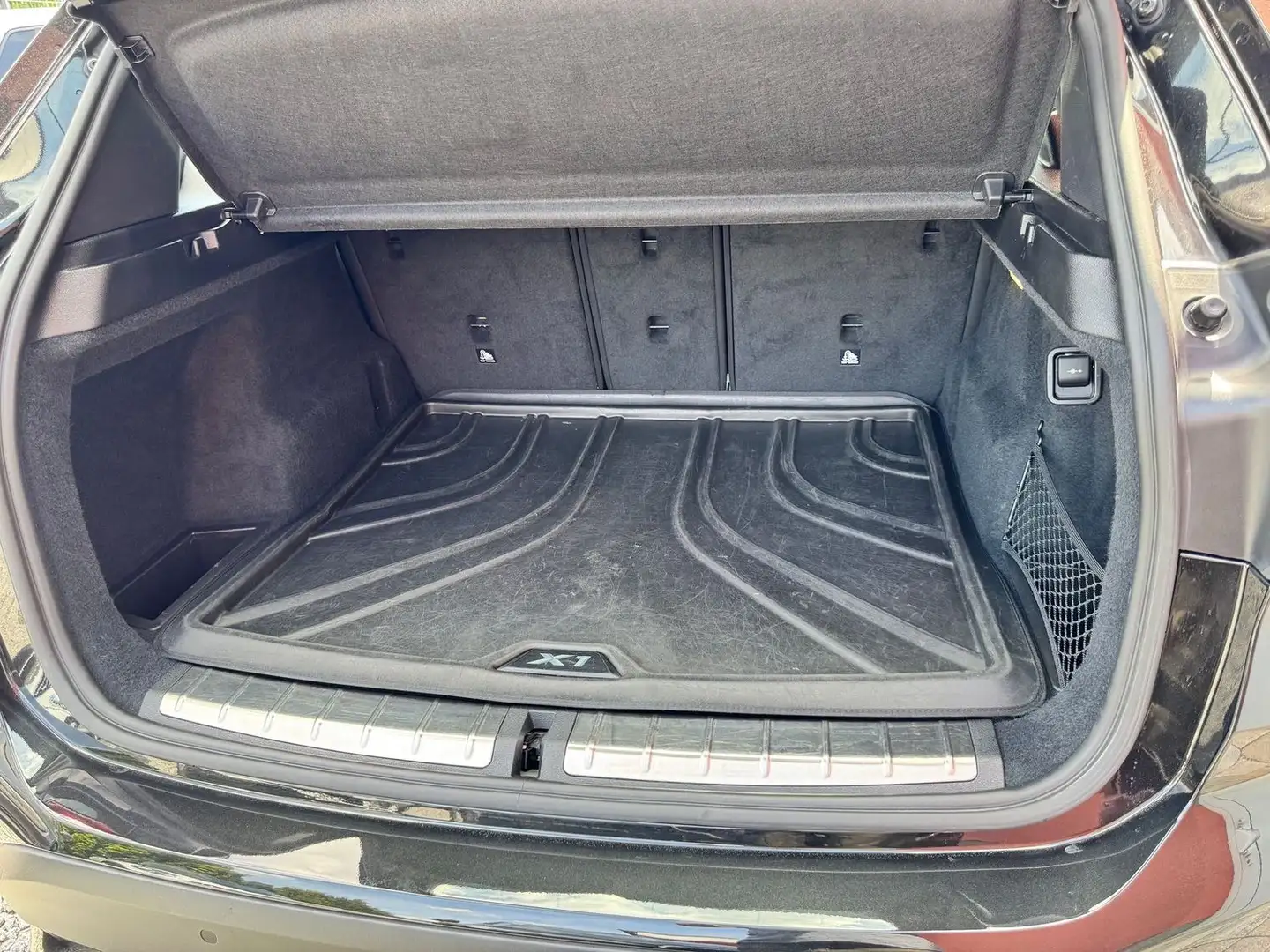 BMW X1 xDrive 18 d Sport Line*1Hd*Mwst* Schwarz - 2