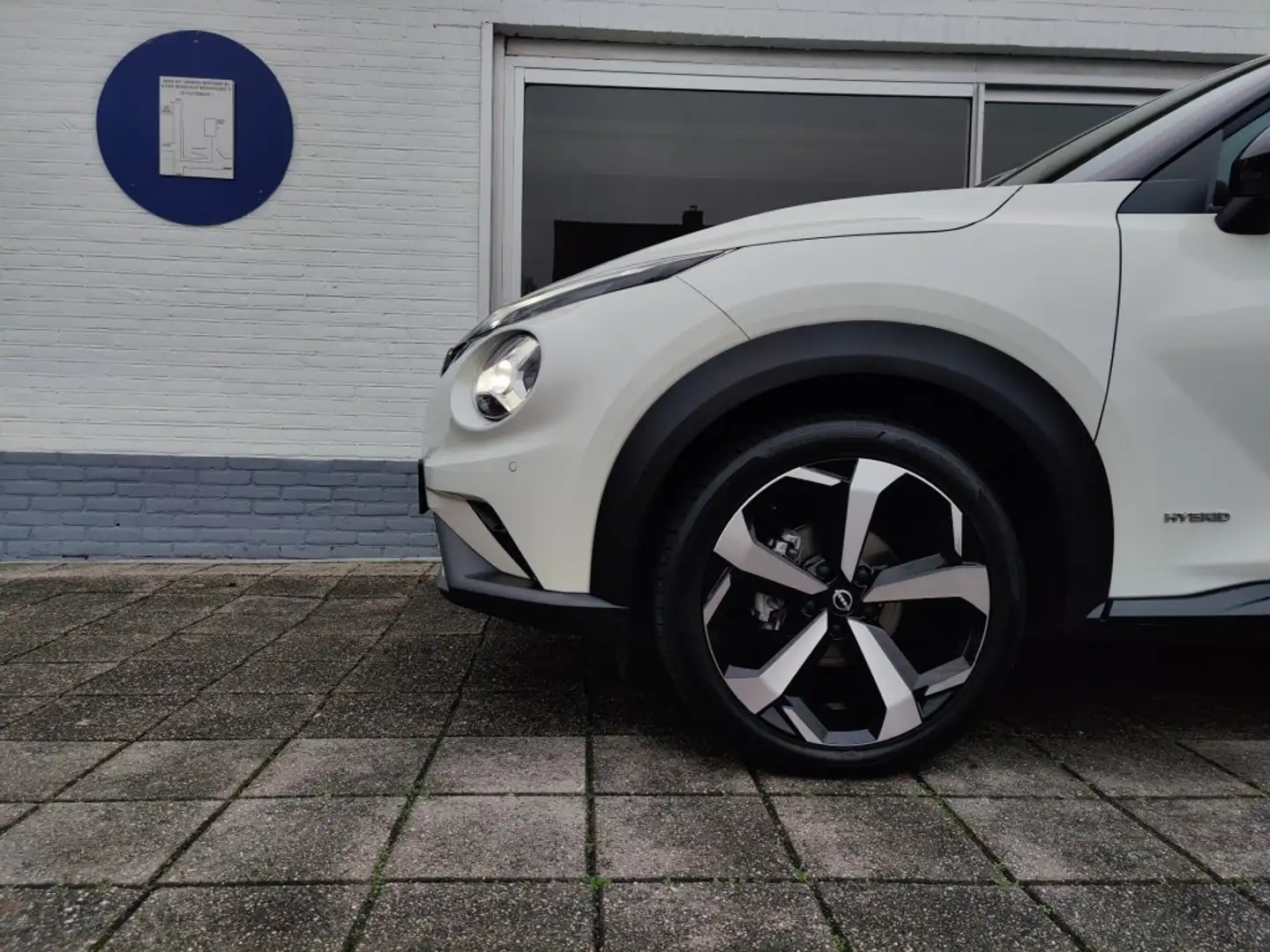 Nissan Juke 1.6 Hybrid Tekna Wit - 2