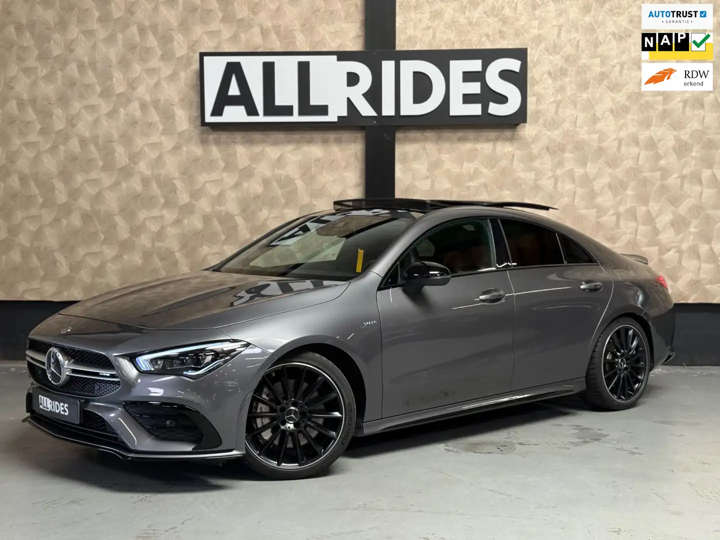 Mercedes-Benz CLA 35 AMG 4MATIC l Standkachel l ACC l Side assist l Memory Grijs - 1