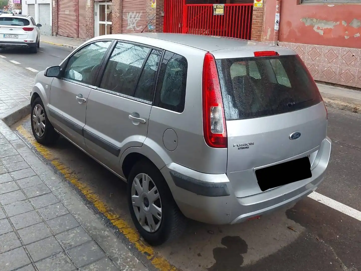 Ford Fusion Fusion 1.4 Ambiente Ambiente Plateado - 2