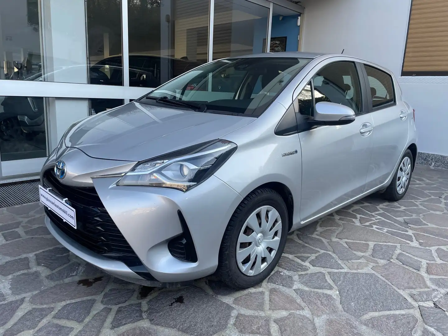 Toyota Yaris 5p 1.5h Cool UNICO PROPRIETARIO OK NEOPATENTATI Silber - 1