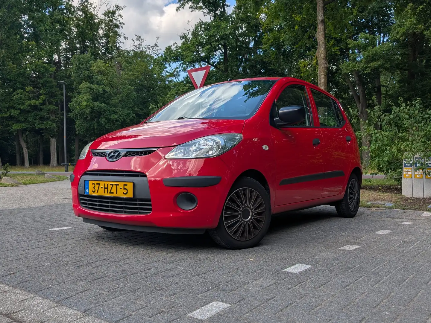 Hyundai i10 i10 1.1 Active Rood - 1