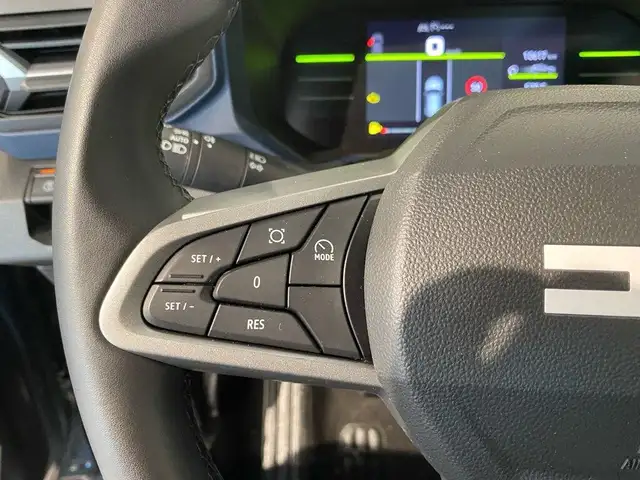 Dacia Duster view 12