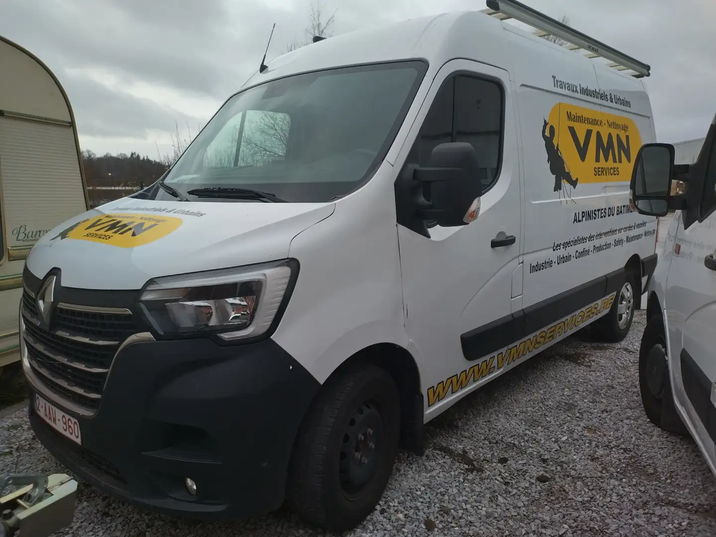 Renault Master 2.5 D 33 L2H2 Blanc - 1