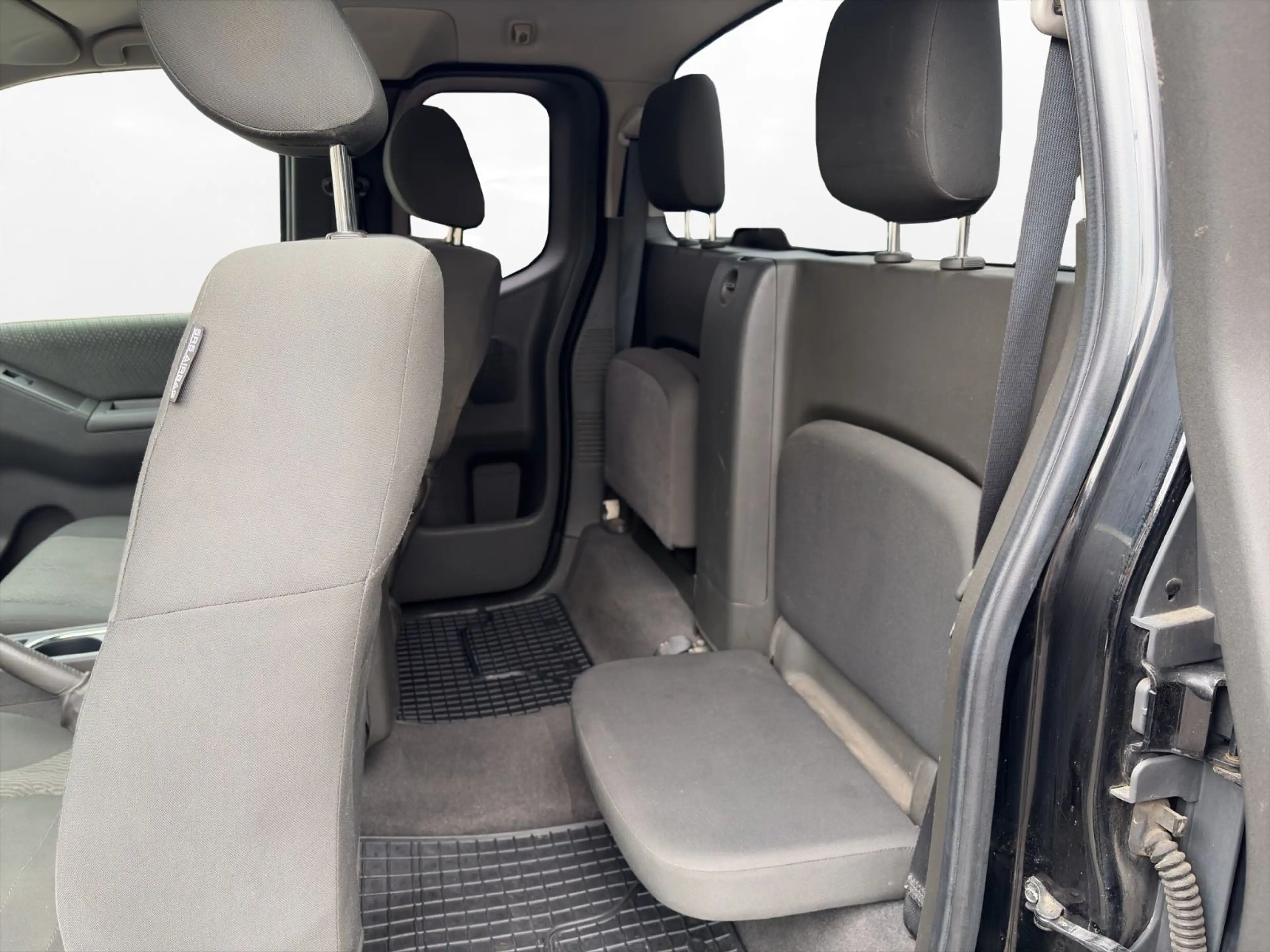 Nissan Navara Pickup King Cab SE 4X4 Tüv/Inspektion Neu — photo 13