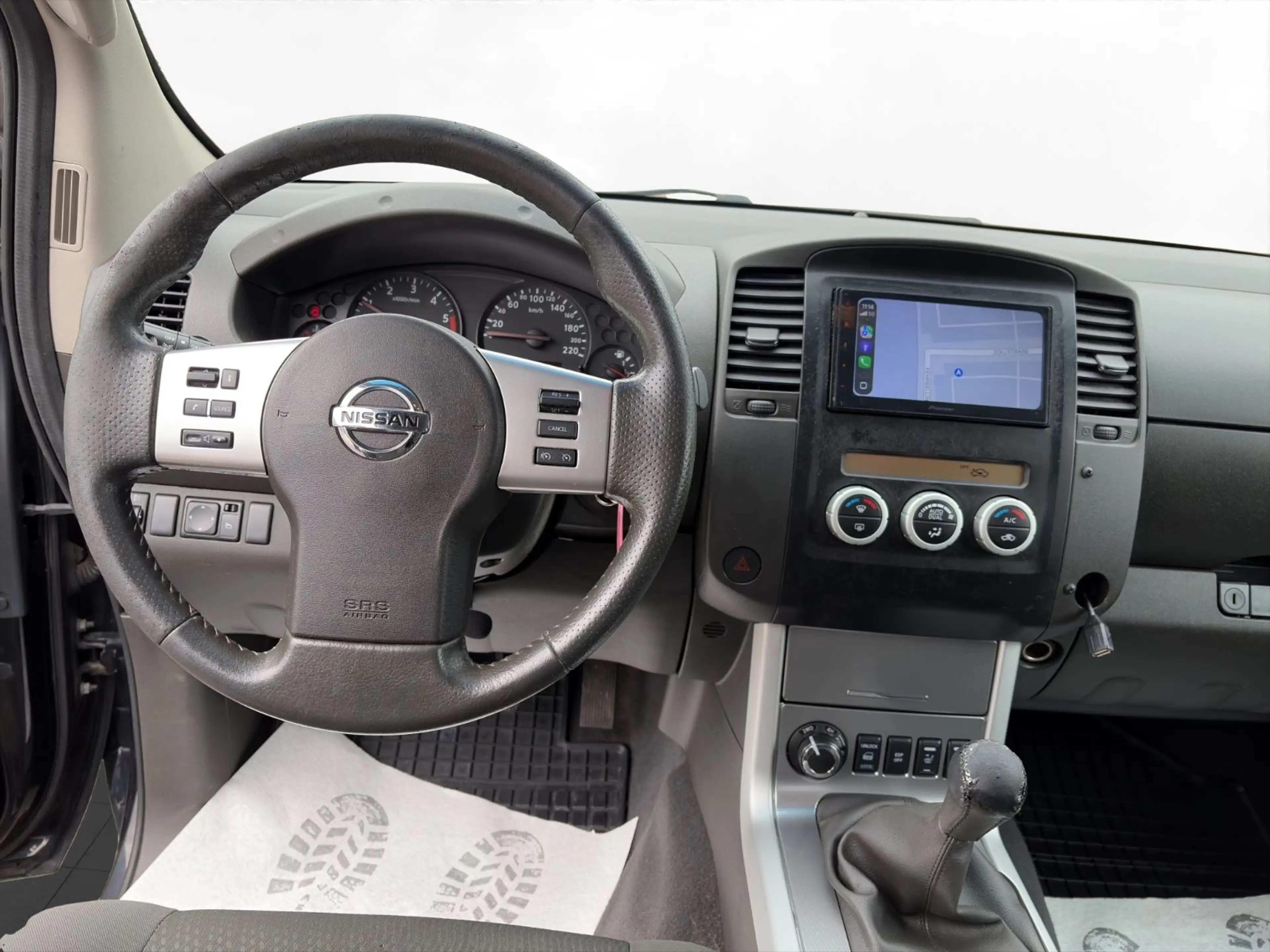 Nissan Navara Pickup King Cab SE 4X4 Tüv/Inspektion Neu — photo 11