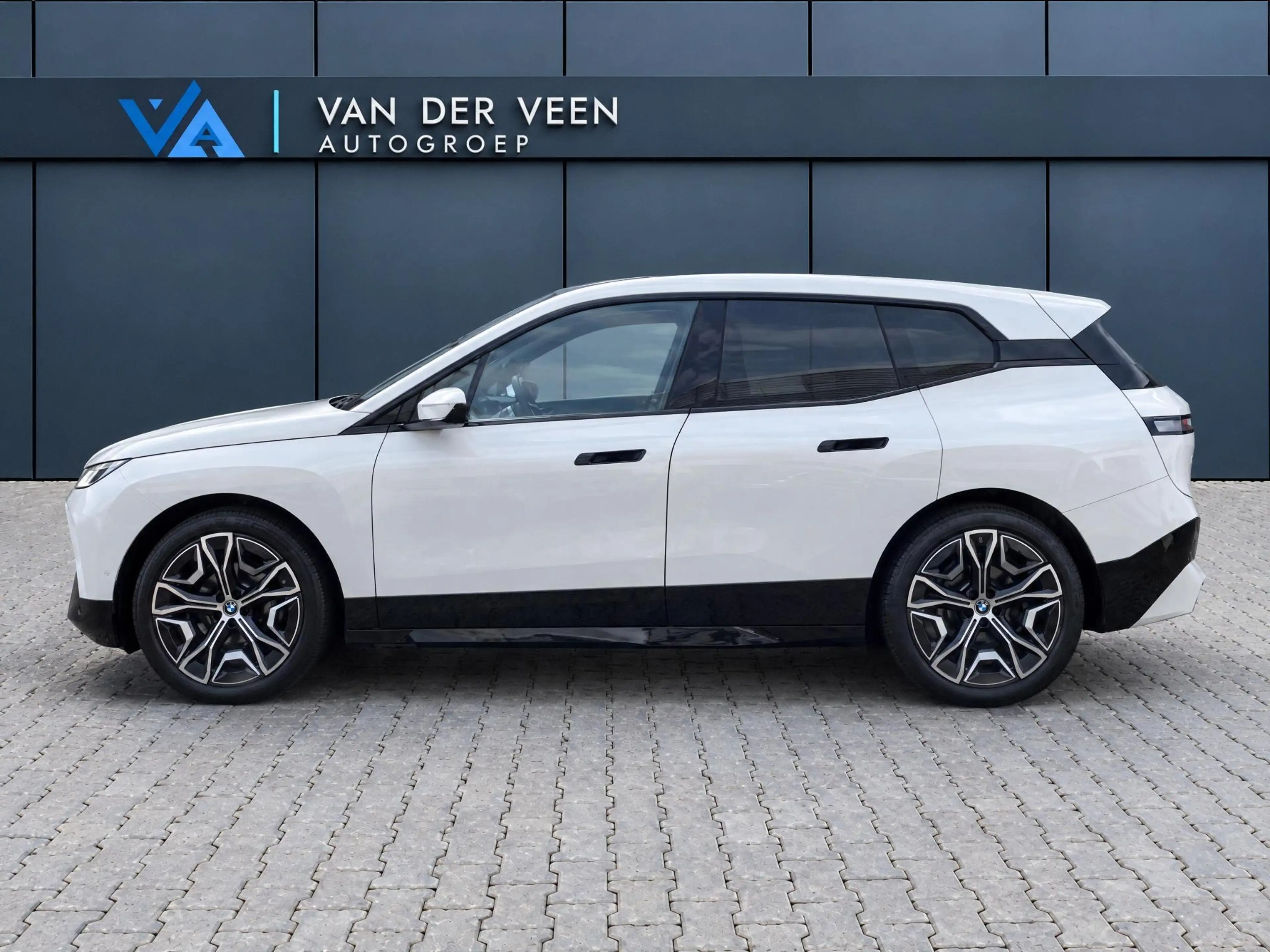 BMW iX xDrive40 Executive 77 kWh | SoH 100% | Incl. 12 ma — photo 9