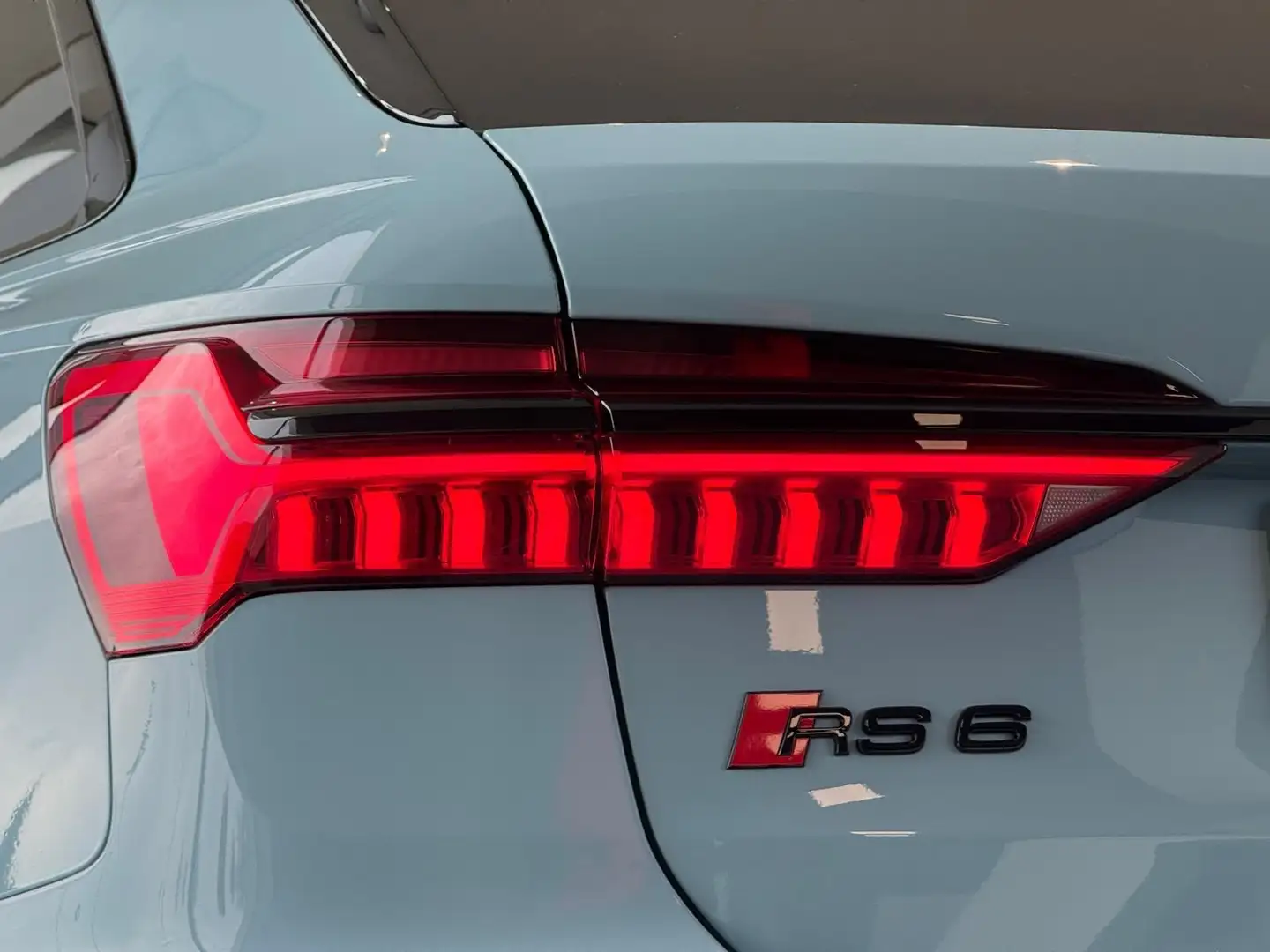 Audi RS6 2025 - DA 237,500 A 155,000 -PREZZO FOLLE LEGGERE Blauw - 1