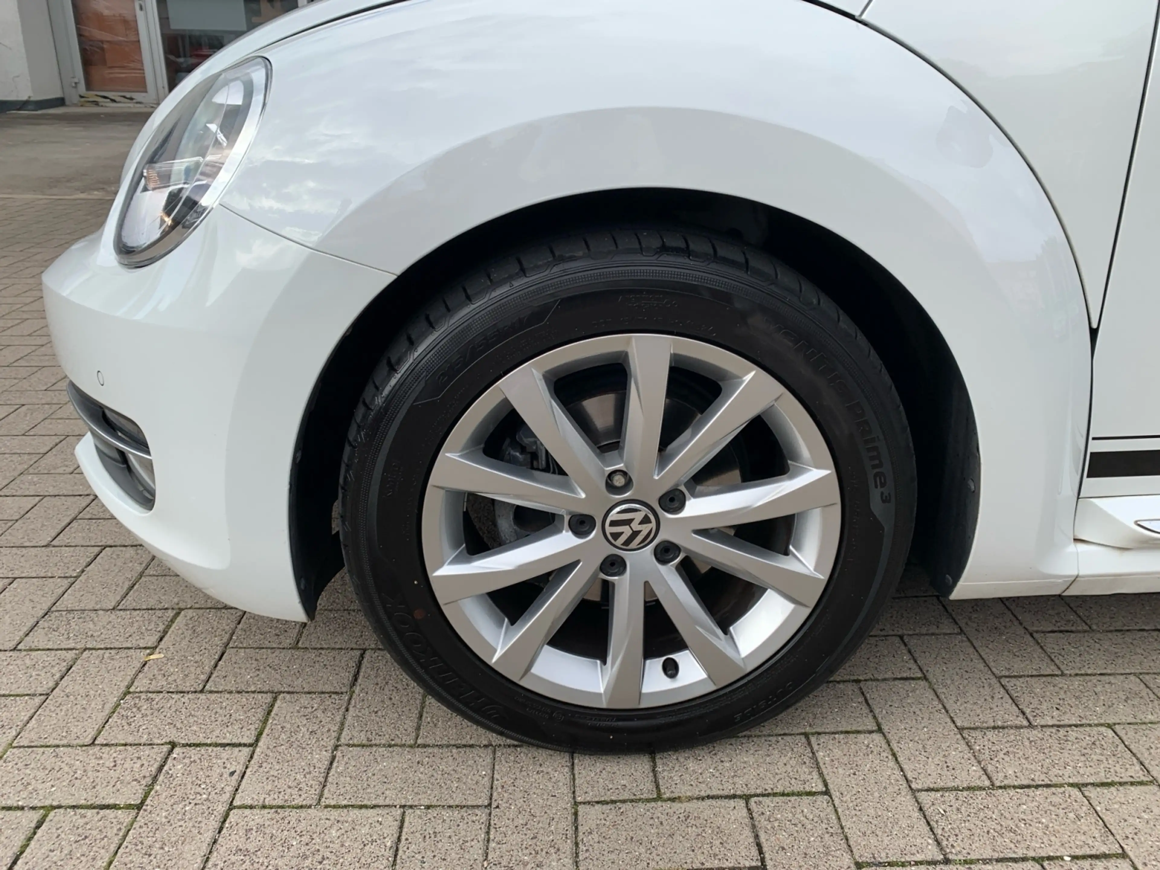 Volkswagen Beetle Cabrio. Club 2.0 TDI DSG NAV PDC 17" GRA SHZ — photo 10