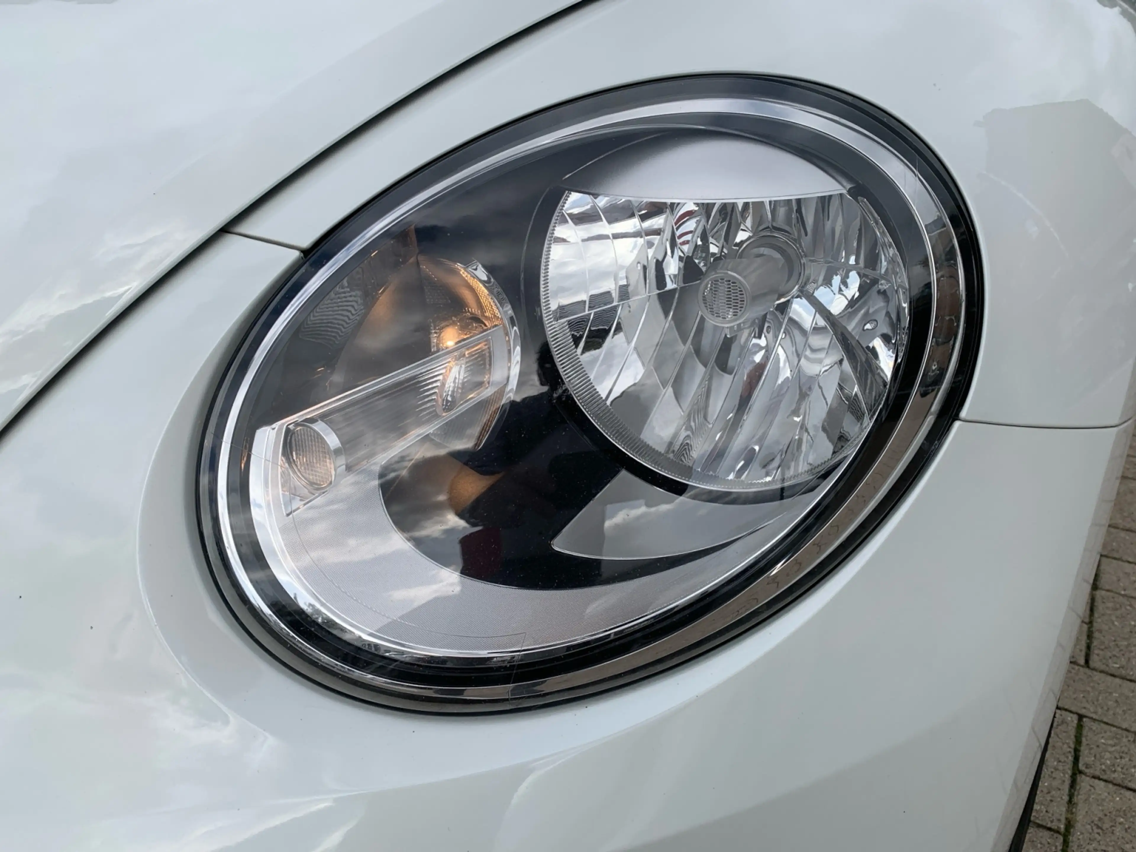 Volkswagen Beetle Cabrio. Club 2.0 TDI DSG NAV PDC 17" GRA SHZ — photo 6