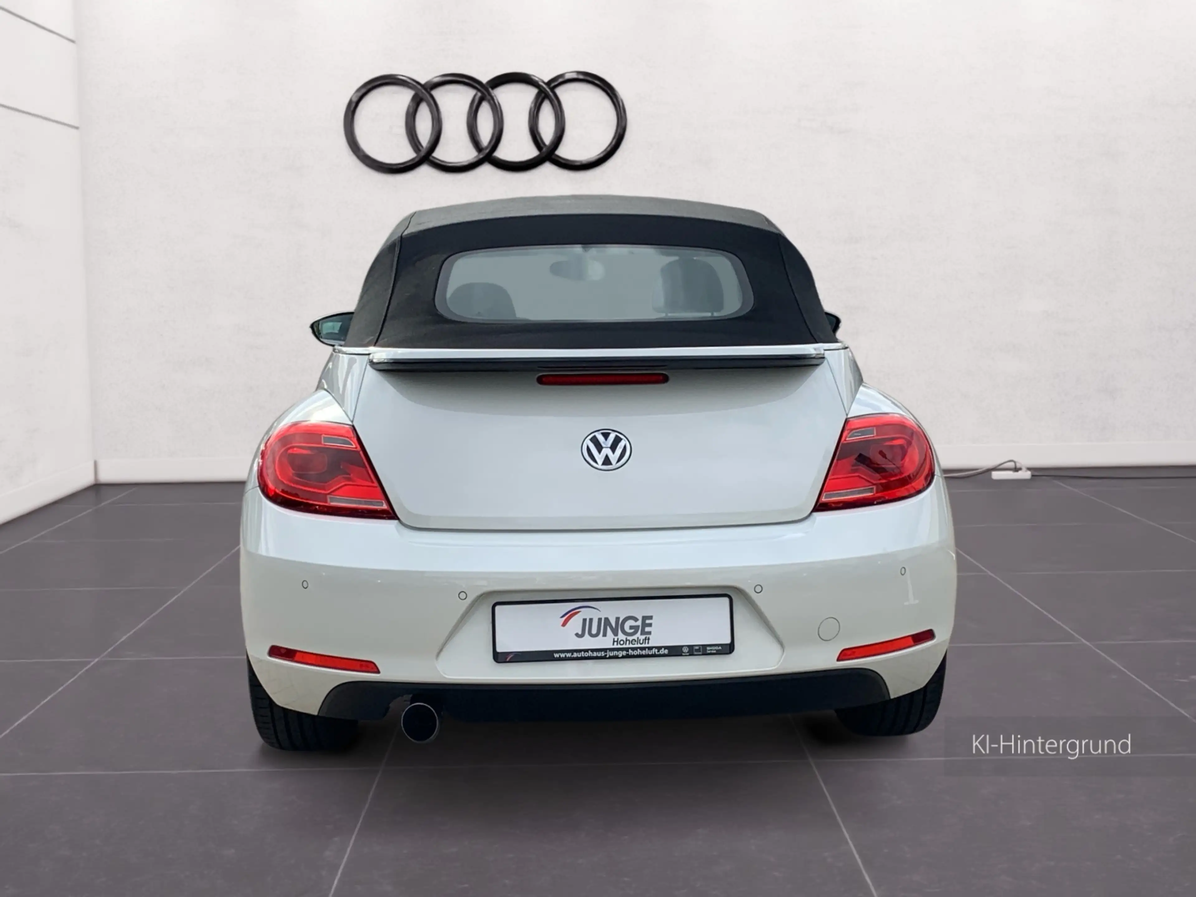 Volkswagen Beetle Cabrio. Club 2.0 TDI DSG NAV PDC 17" GRA SHZ — photo 8