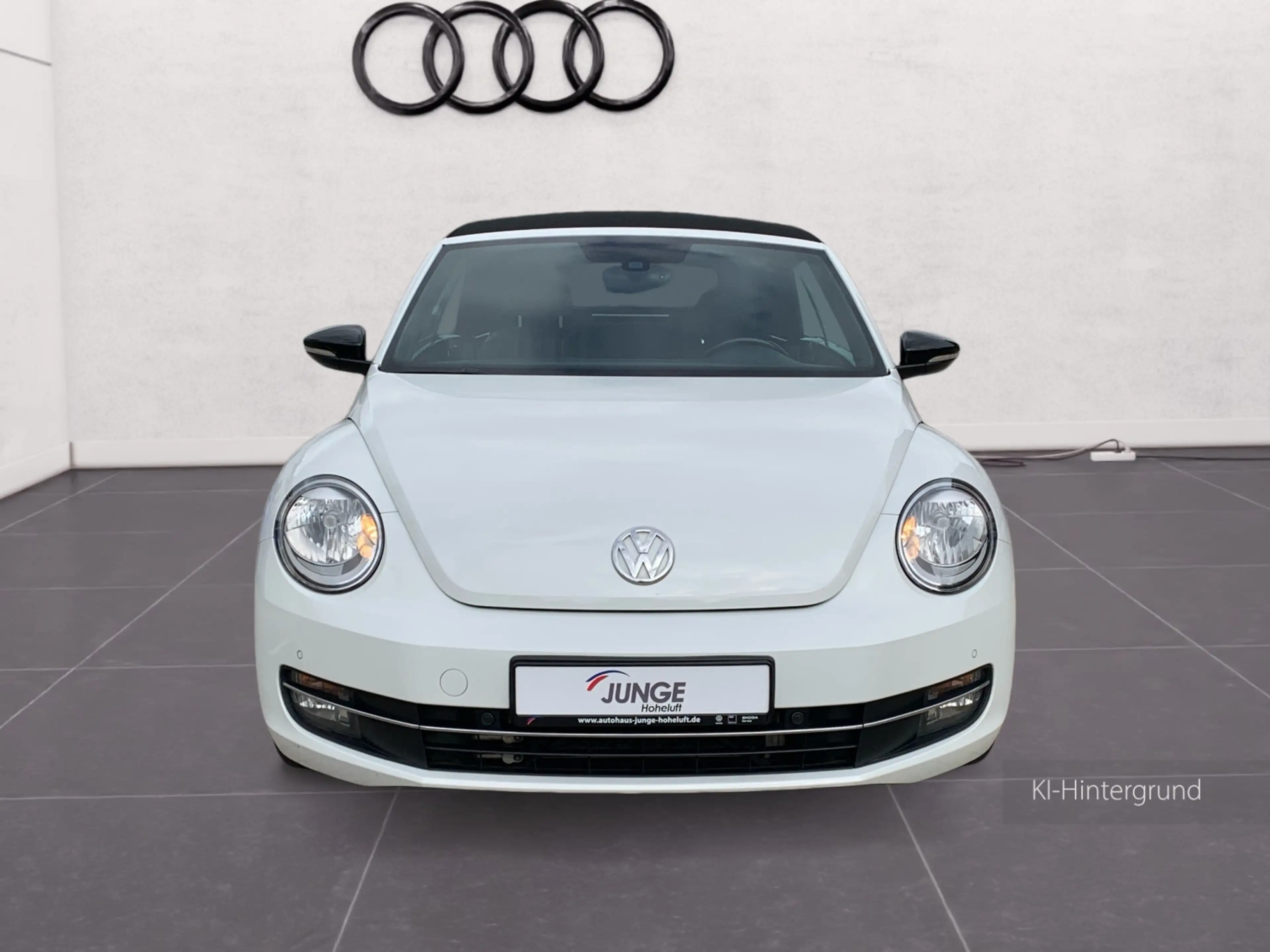 Volkswagen Beetle Cabrio. Club 2.0 TDI DSG NAV PDC 17" GRA SHZ — photo 4