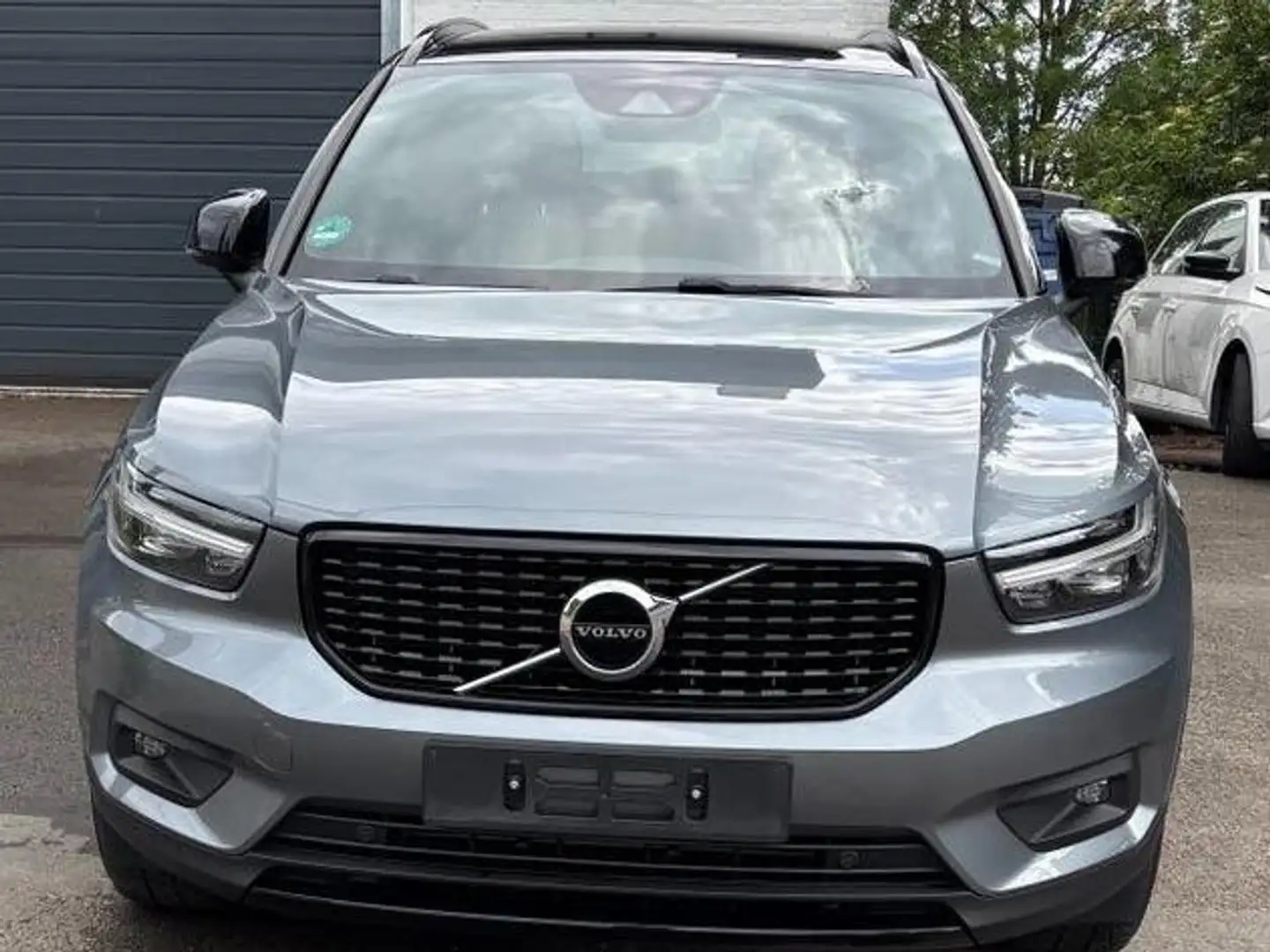 Volvo XC40 XC40 2.0 D3 R-Design Gris - 1