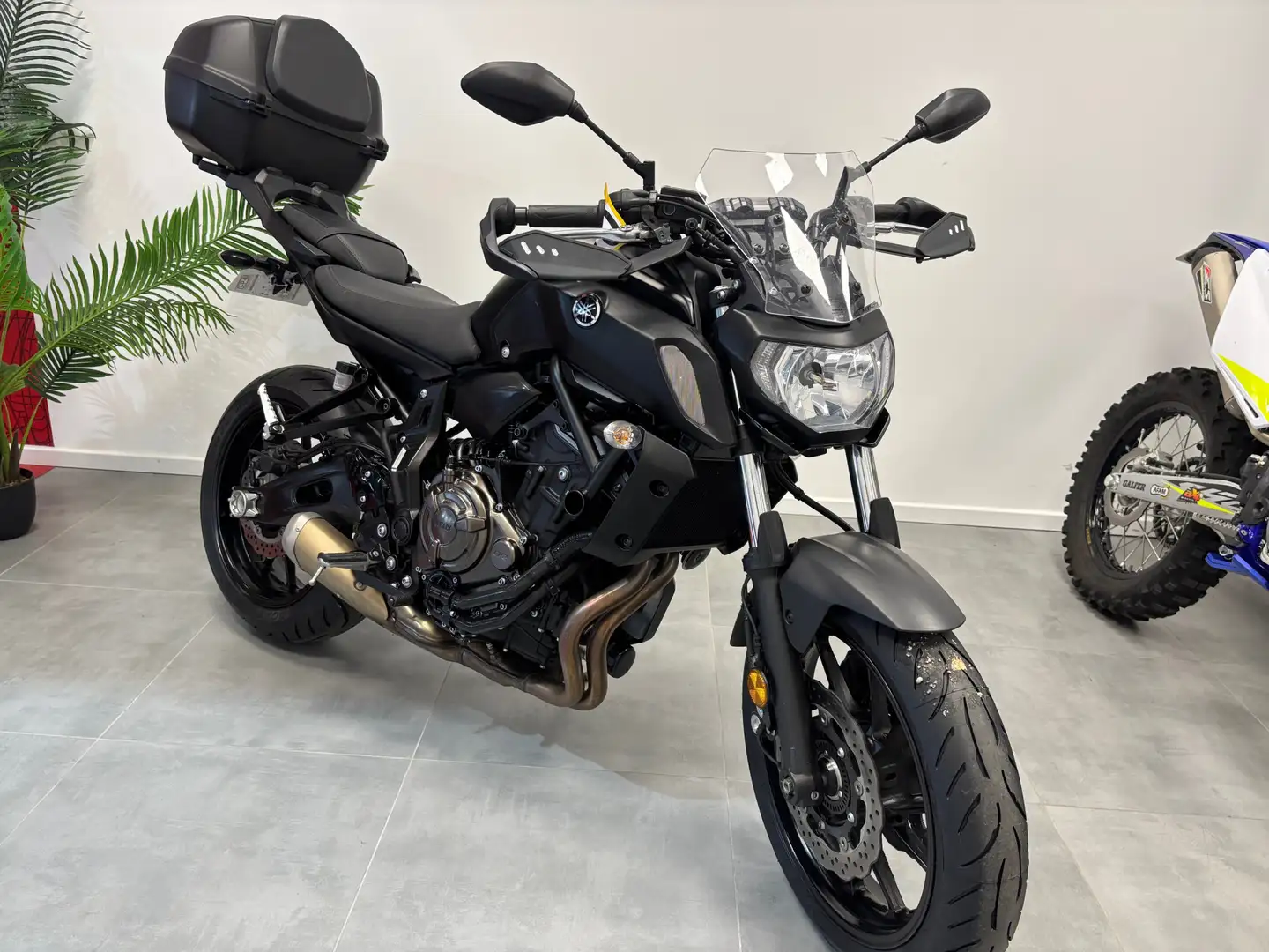 Yamaha MT-07 Noir - 1
