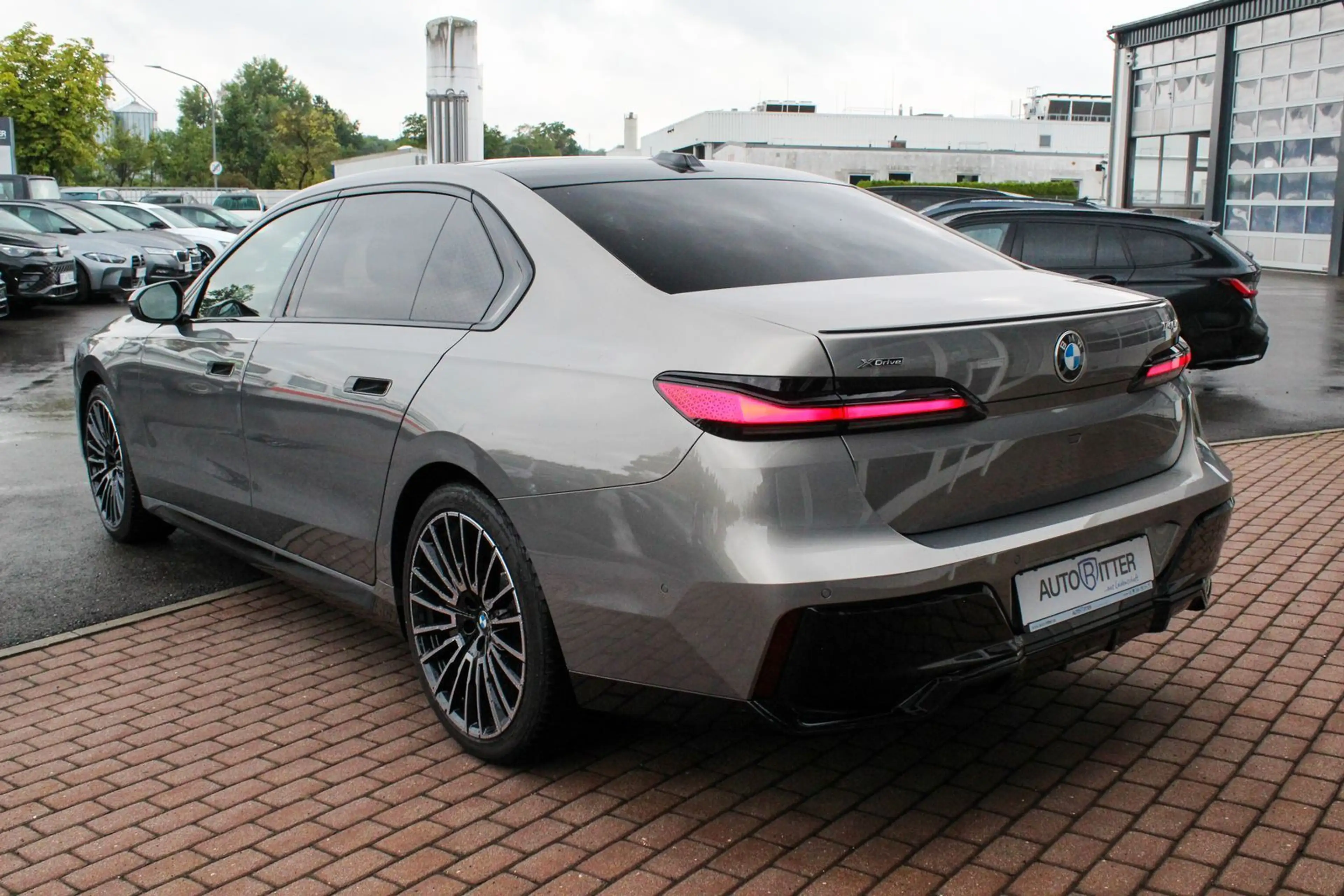 BMW 740 M Sport Pano+CarPlay+Iconic Glow+B&W Sound — photo 6