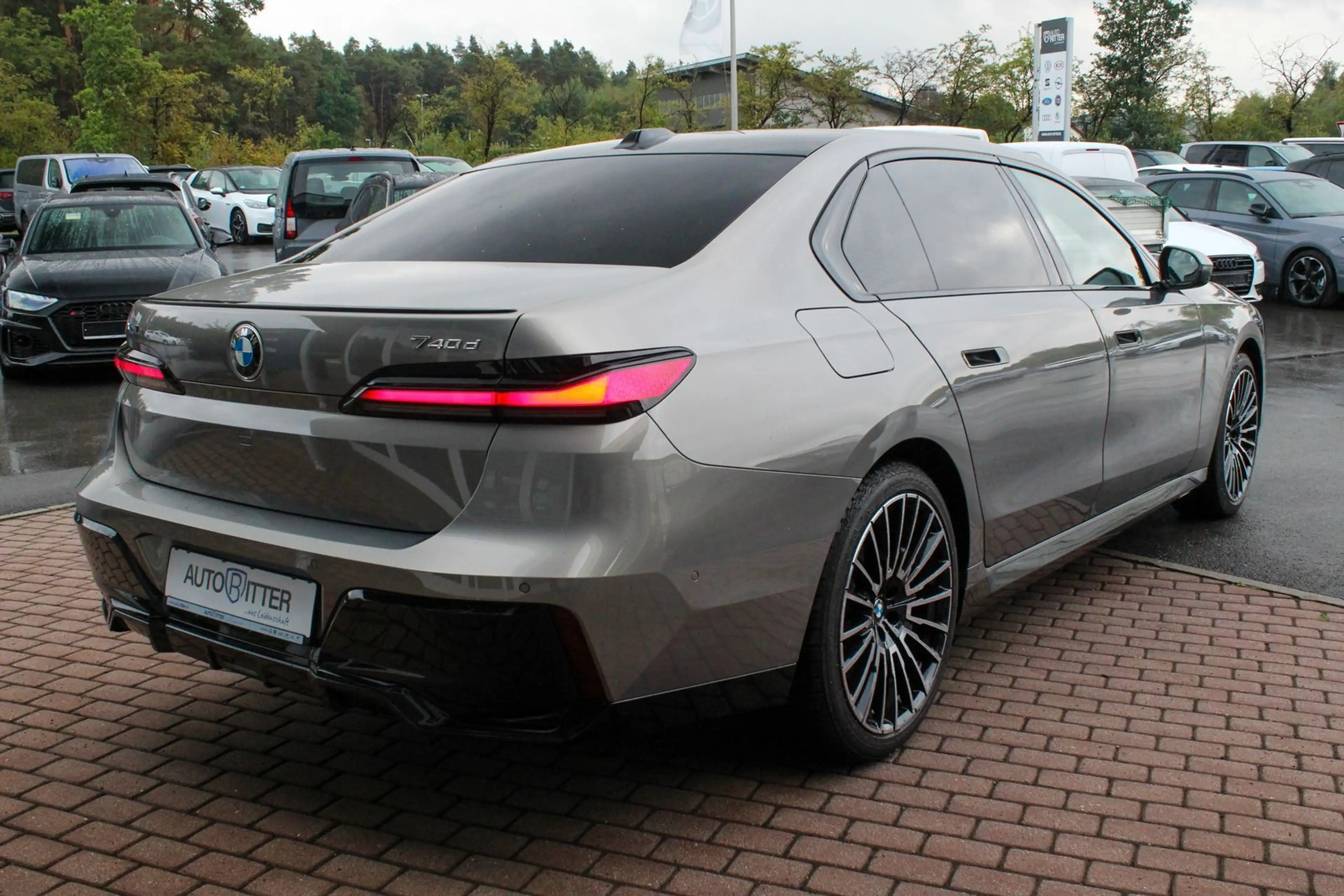 BMW 740 M Sport Pano+CarPlay+Iconic Glow+B&W Sound — photo 4
