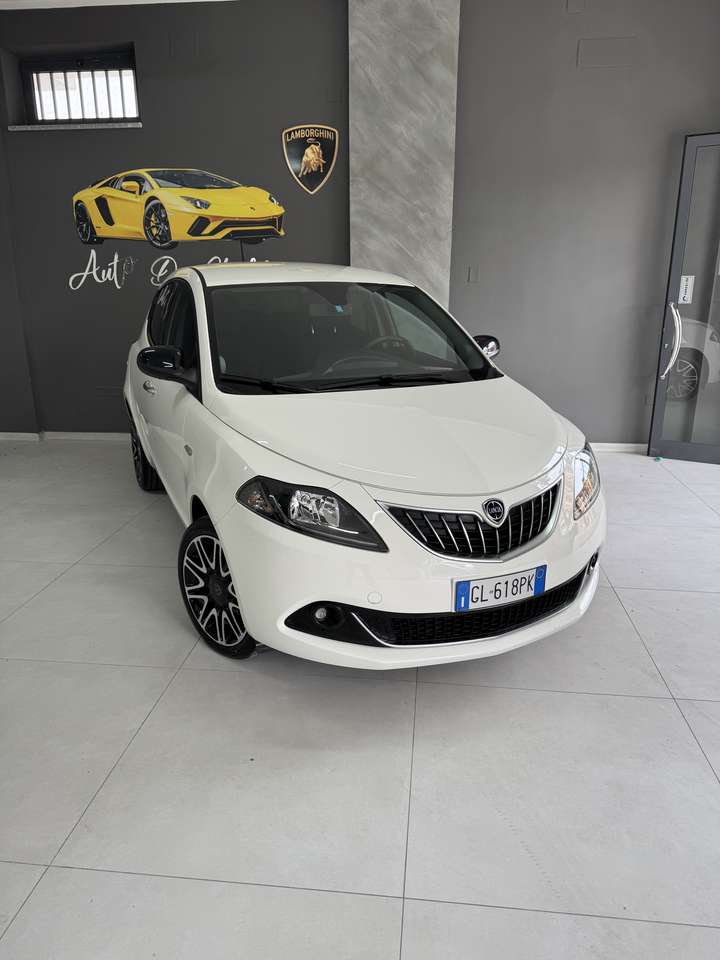 Lancia Ypsilon 1.0 firefly hybrid Alberta Ferretti s&s 70cv