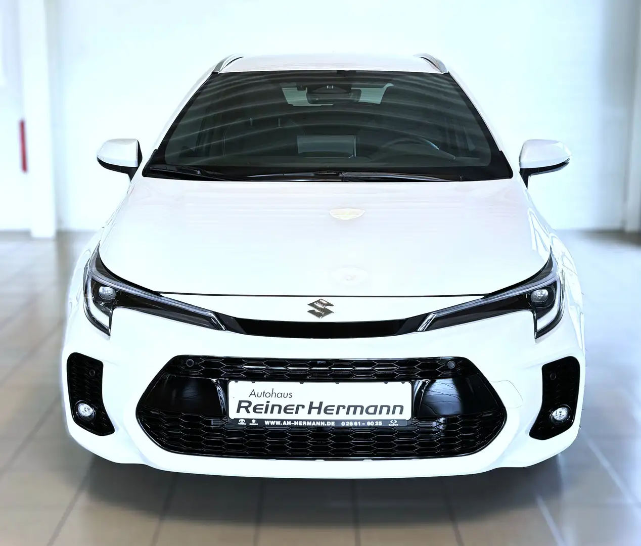 Suzuki Swace 1.8 Comfort+ CVT Hybrid NAVI, KAMERA, TEMPOMAT LED Weiß - 2