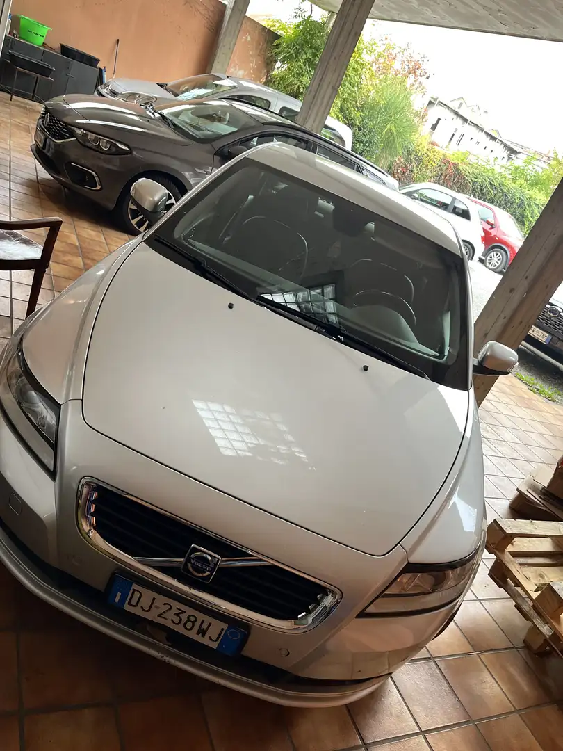 Volvo S40 2.0d Momentum - 1