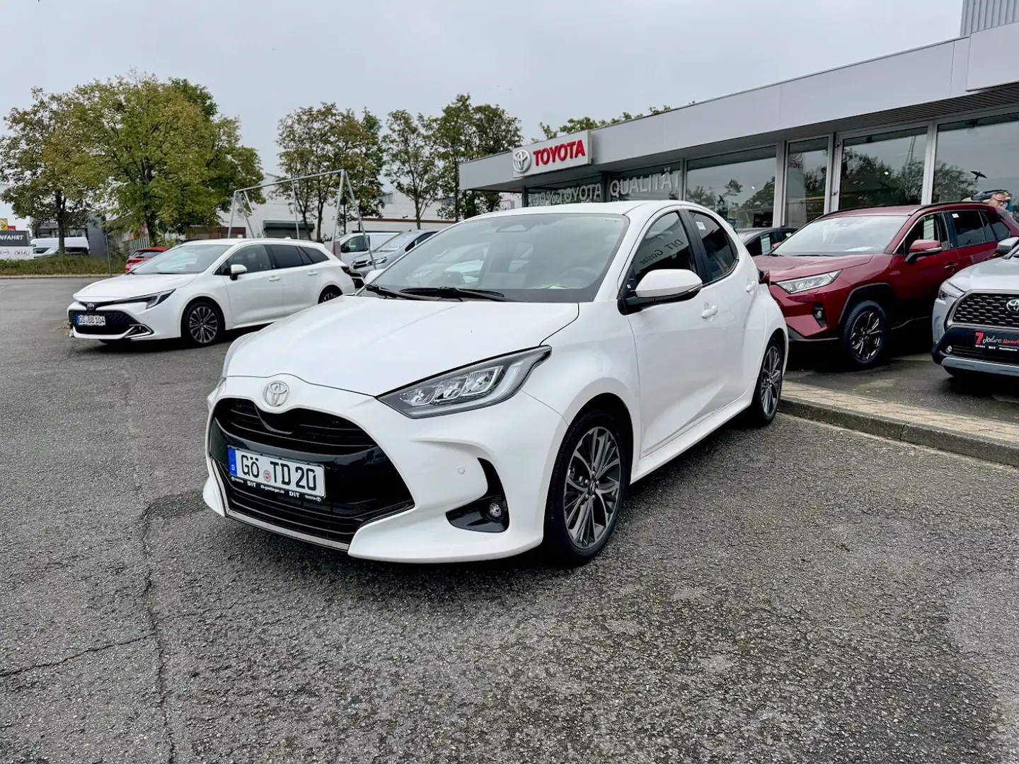 Toyota Yaris 1,5l Hybrid Style Klimaaut., Kamera, BT Bílá - 1