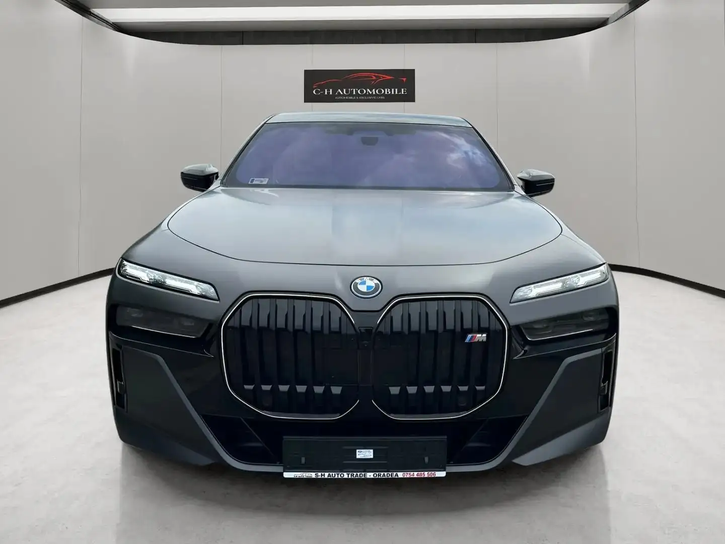 BMW 760 Baureihe 7 Lim M 760 e xDrive*Fond*Sky*B&W Grau - 2