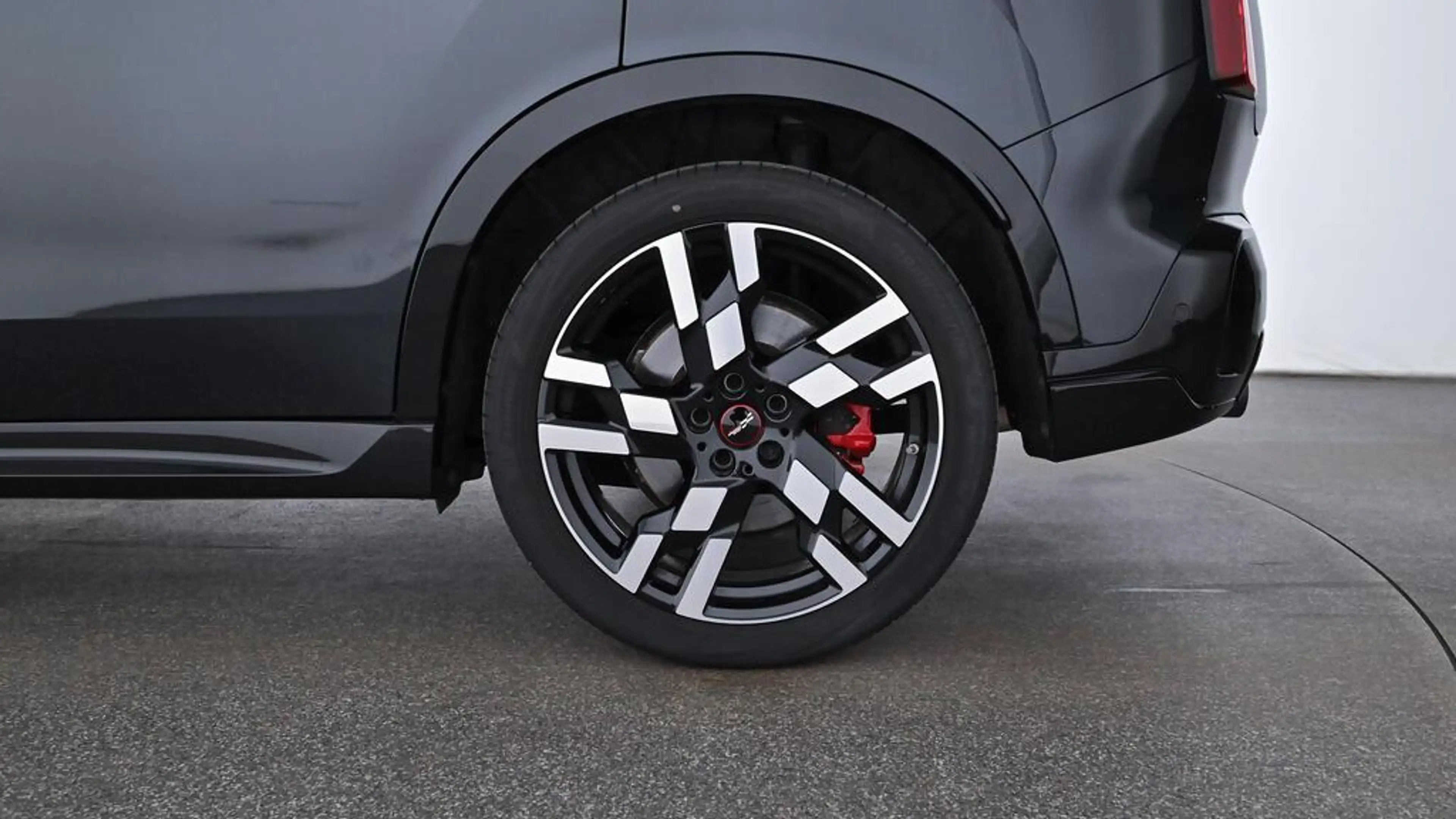 MINI JCW Countryman All4 John Cooper Works Trim — photo 10