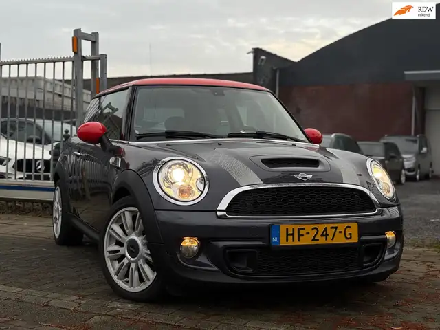 MINI Cooper S Mini 1.6 | speciale uitvoering | Leder | H&K | 17”