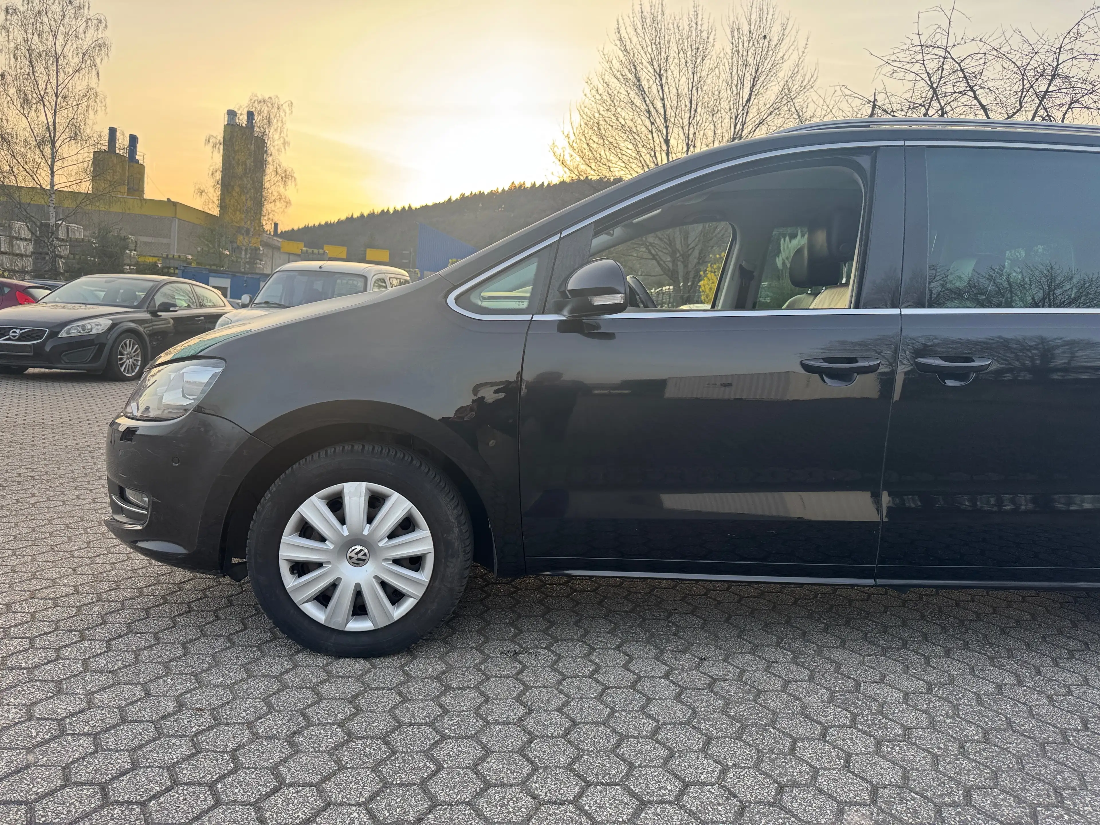 Volkswagen Sharan Highline BMT — photo 3