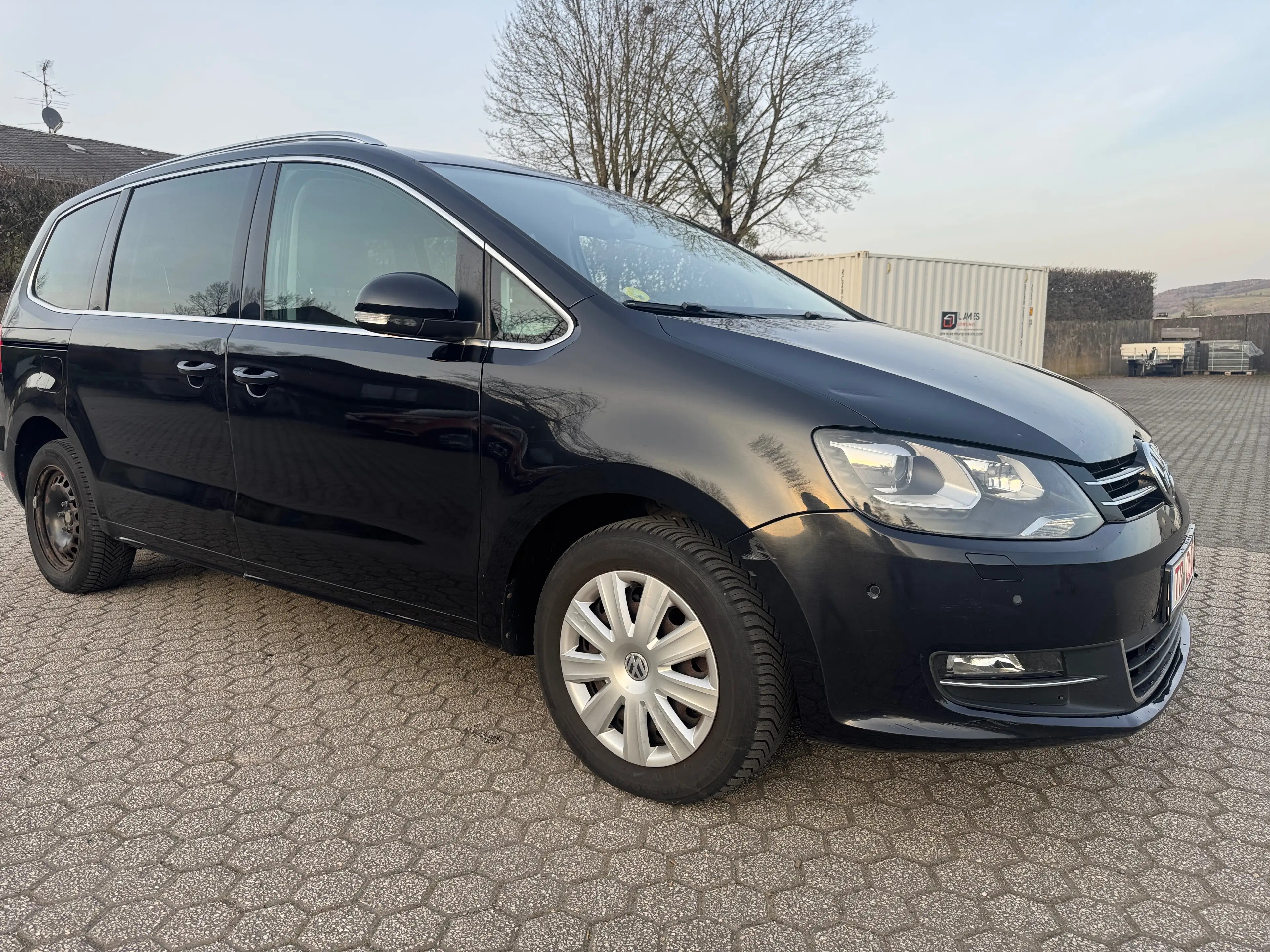 Volkswagen Sharan Highline BMT — photo 2