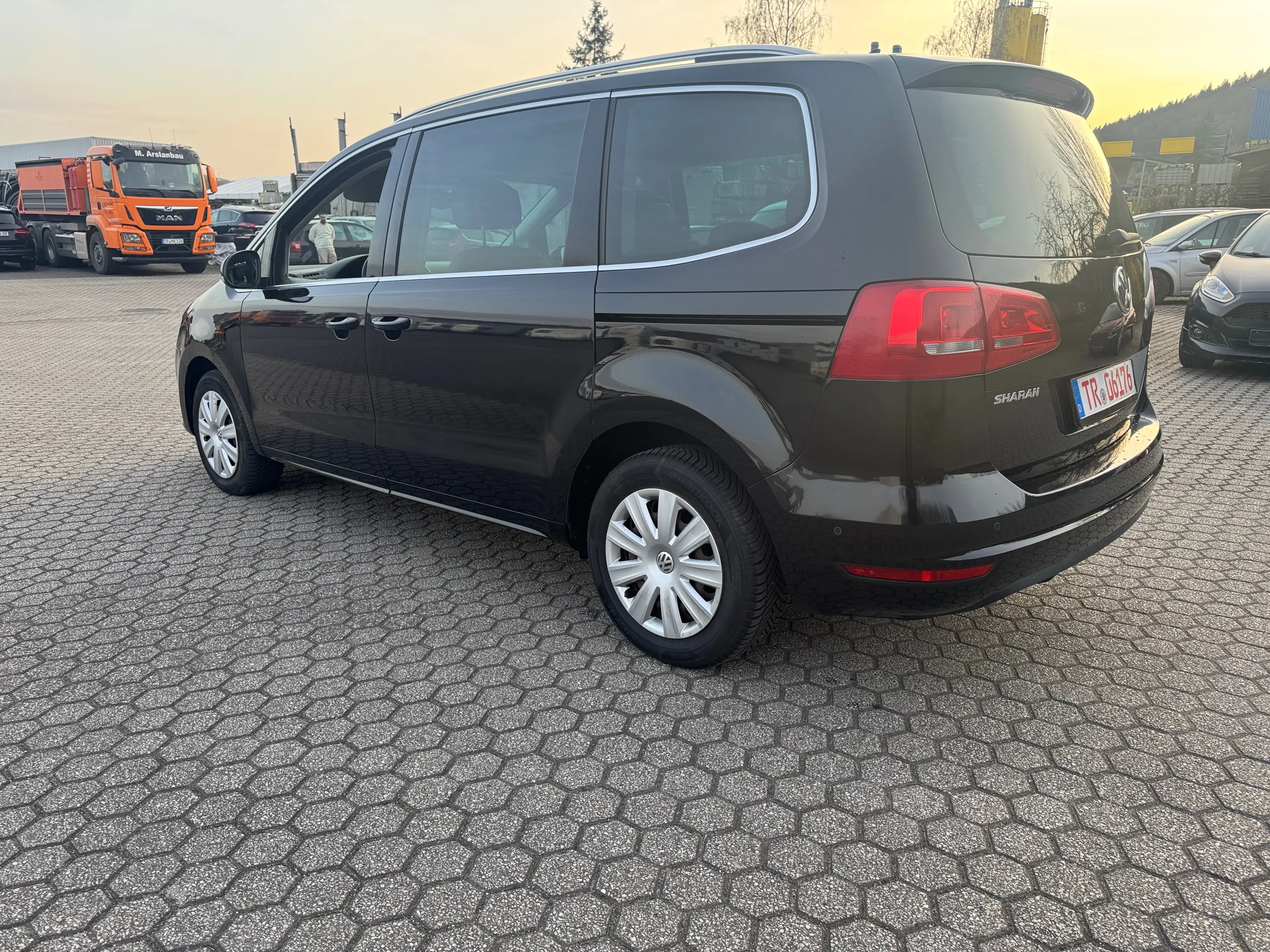 Volkswagen Sharan Highline BMT — photo 6