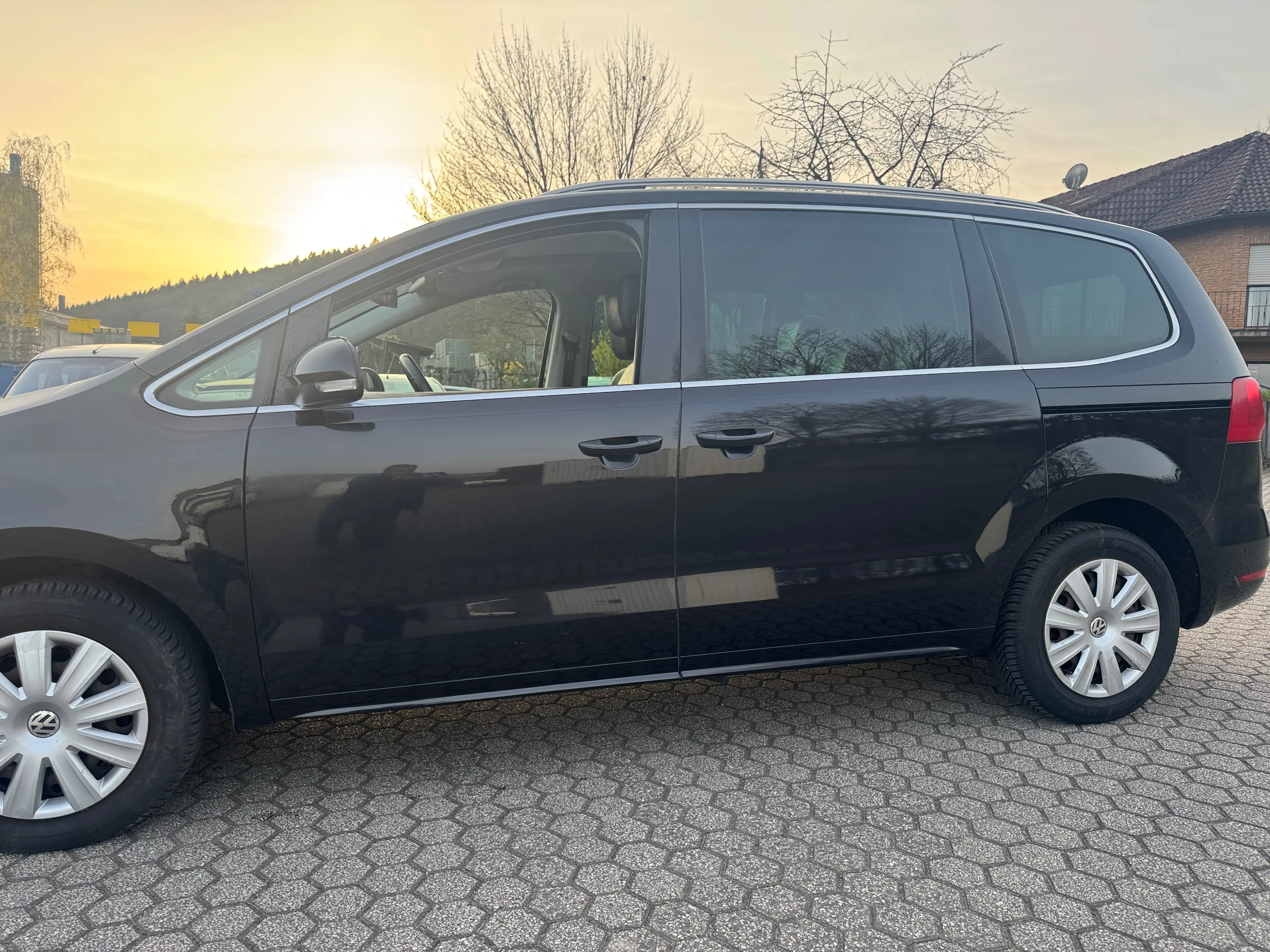 Volkswagen Sharan Highline BMT — photo 4