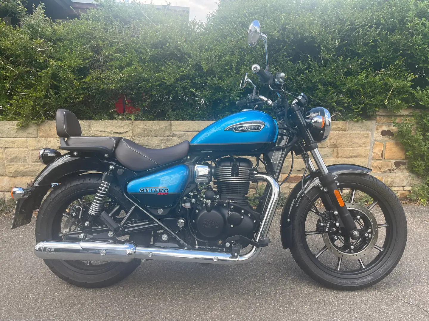 Royal Enfield Meteor 350 Supernova - 1