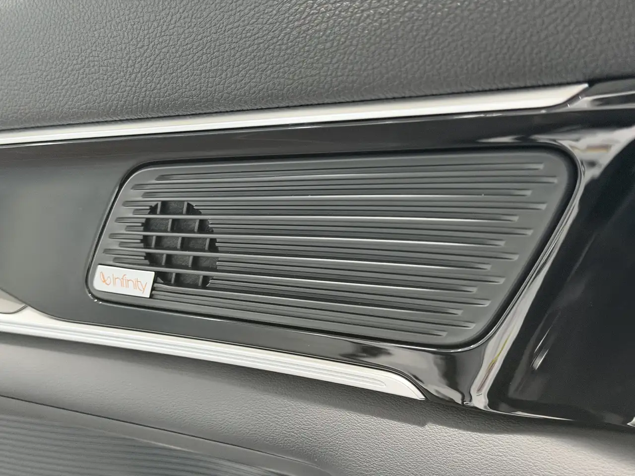 BYD Seal U 2026 — фото 11