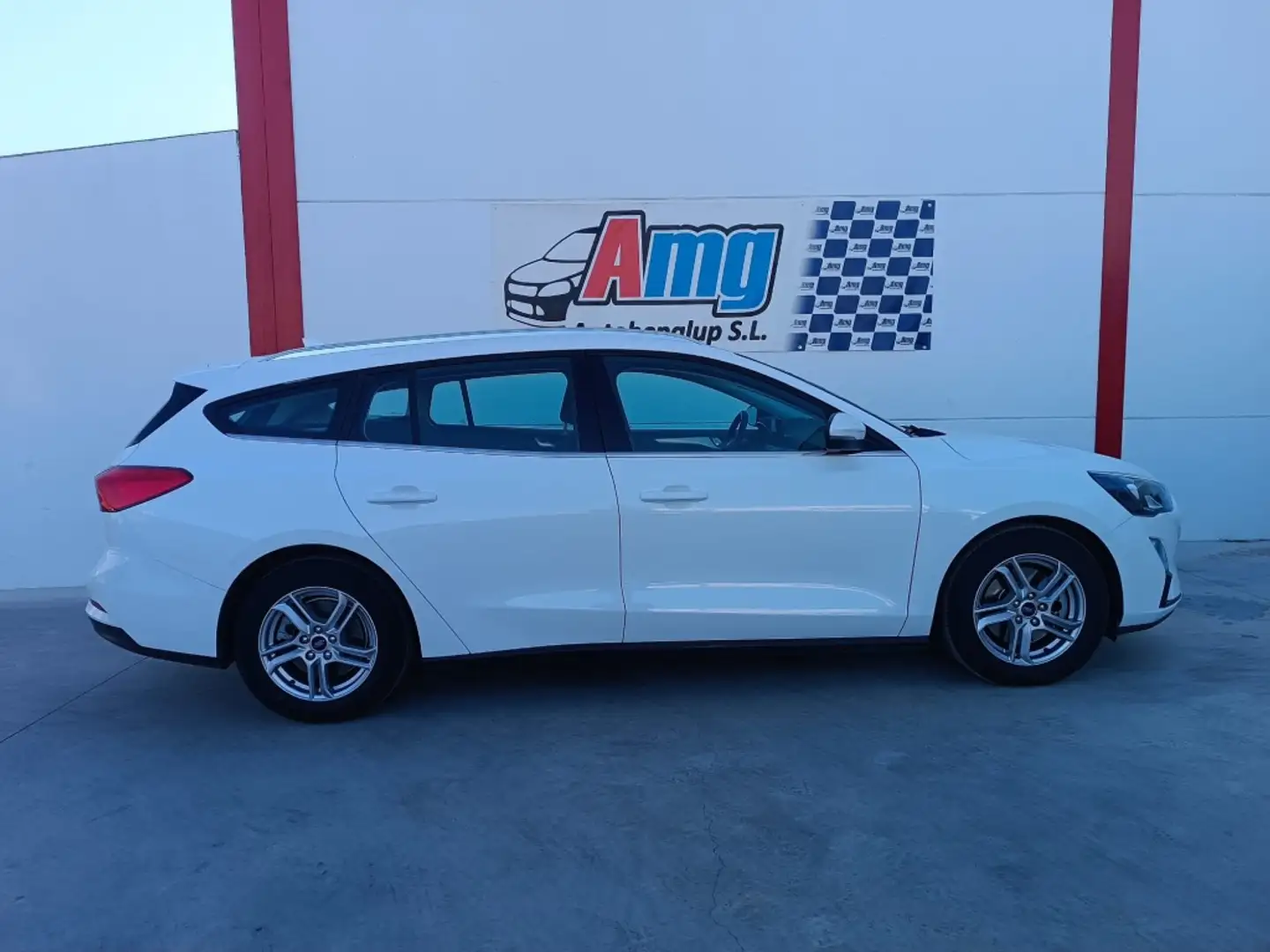 Ford Focus Sportbreak 1.0 Ecoboost Trend+ - 1