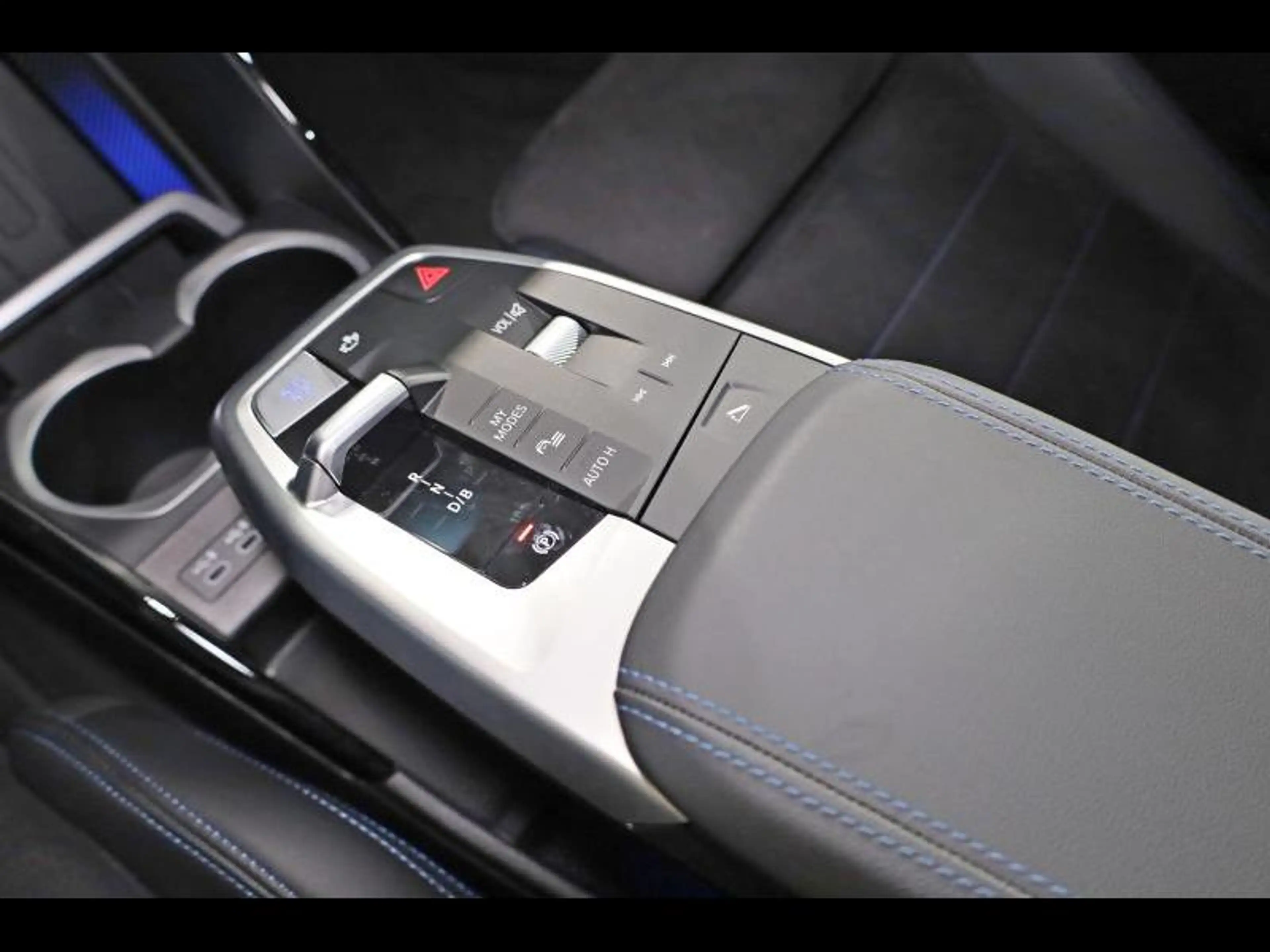 BMW iX1 eDrive20 Kit M Sport — photo 14